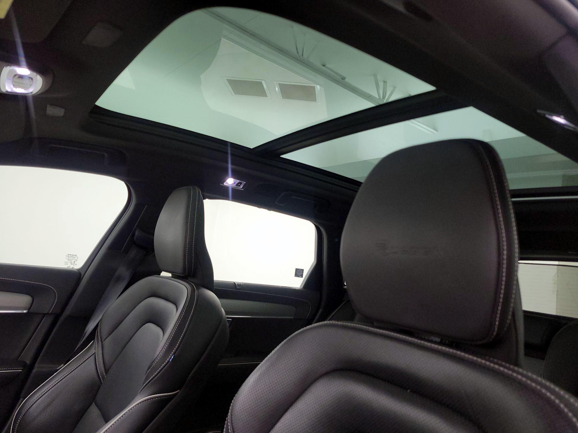Thumbnail: 2019 Volvo V90 - 20