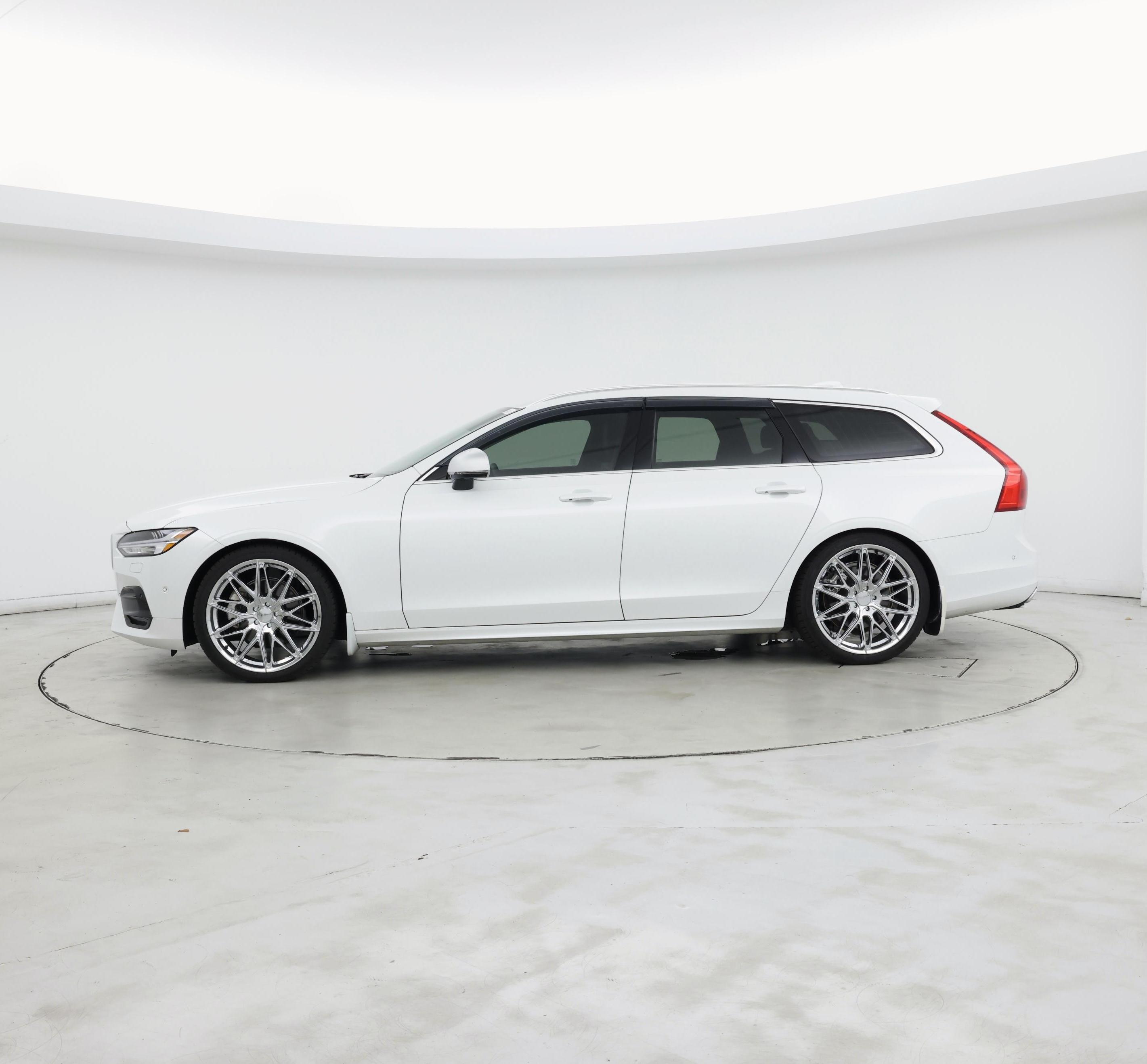 Thumbnail: 2019 Volvo V90 - 3
