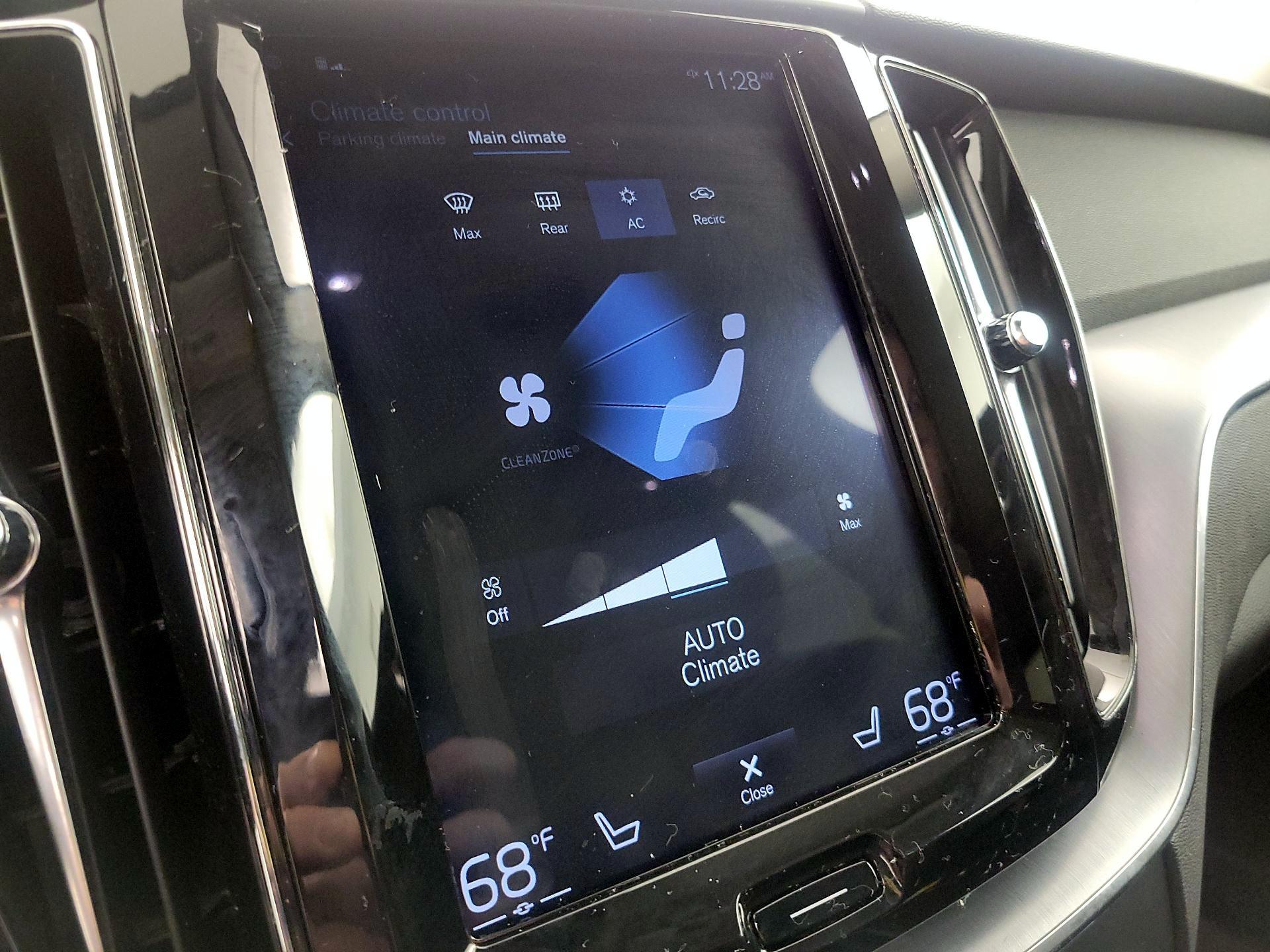 Thumbnail: 2019 Volvo XC60 - 17