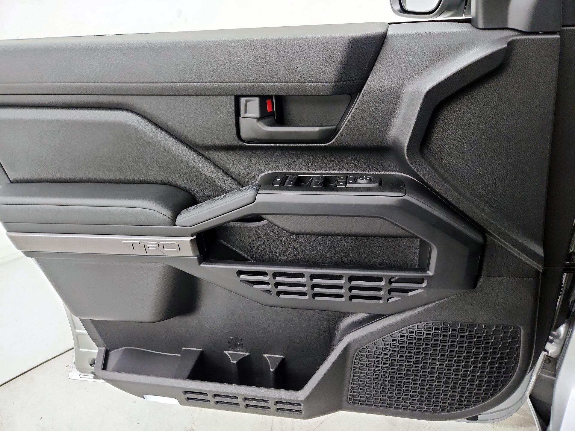 Thumbnail: 2025 Toyota 4Runner - 12