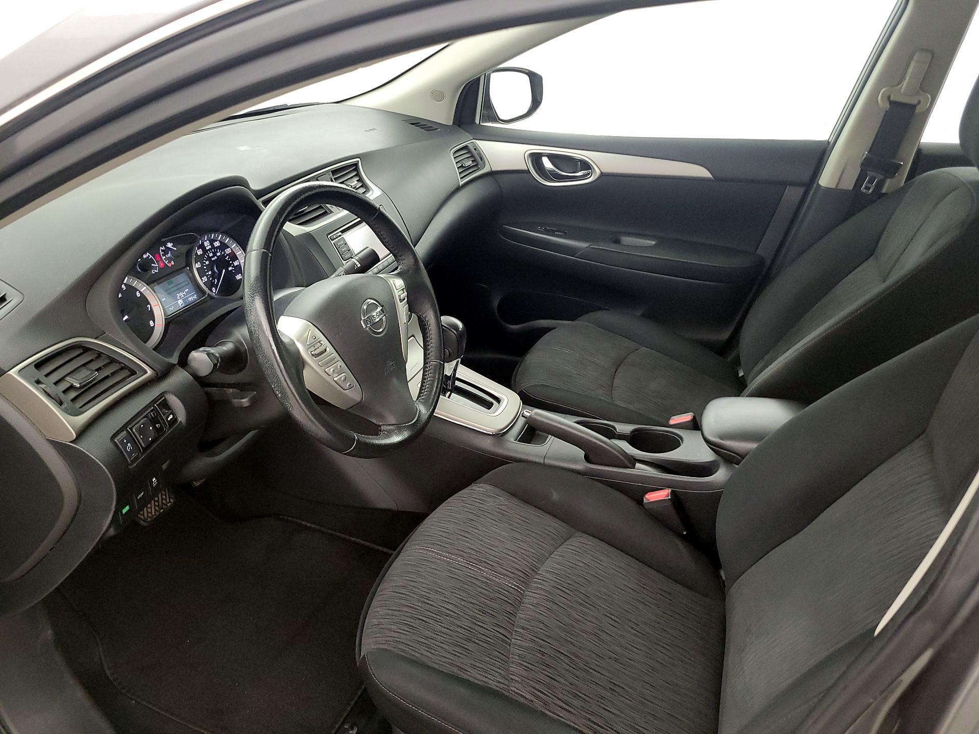 Thumbnail: 2015 Nissan Sentra - 11