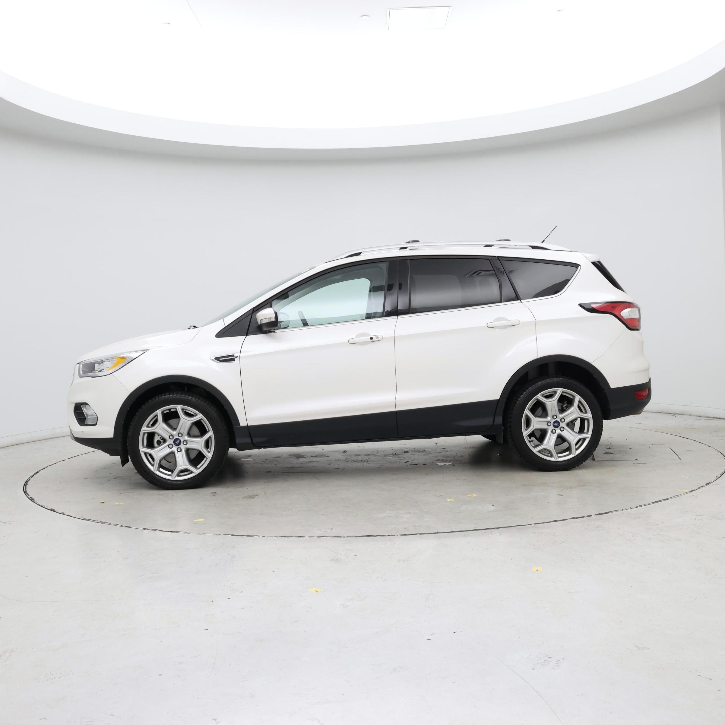 Thumbnail: 2017 Ford Escape - 3