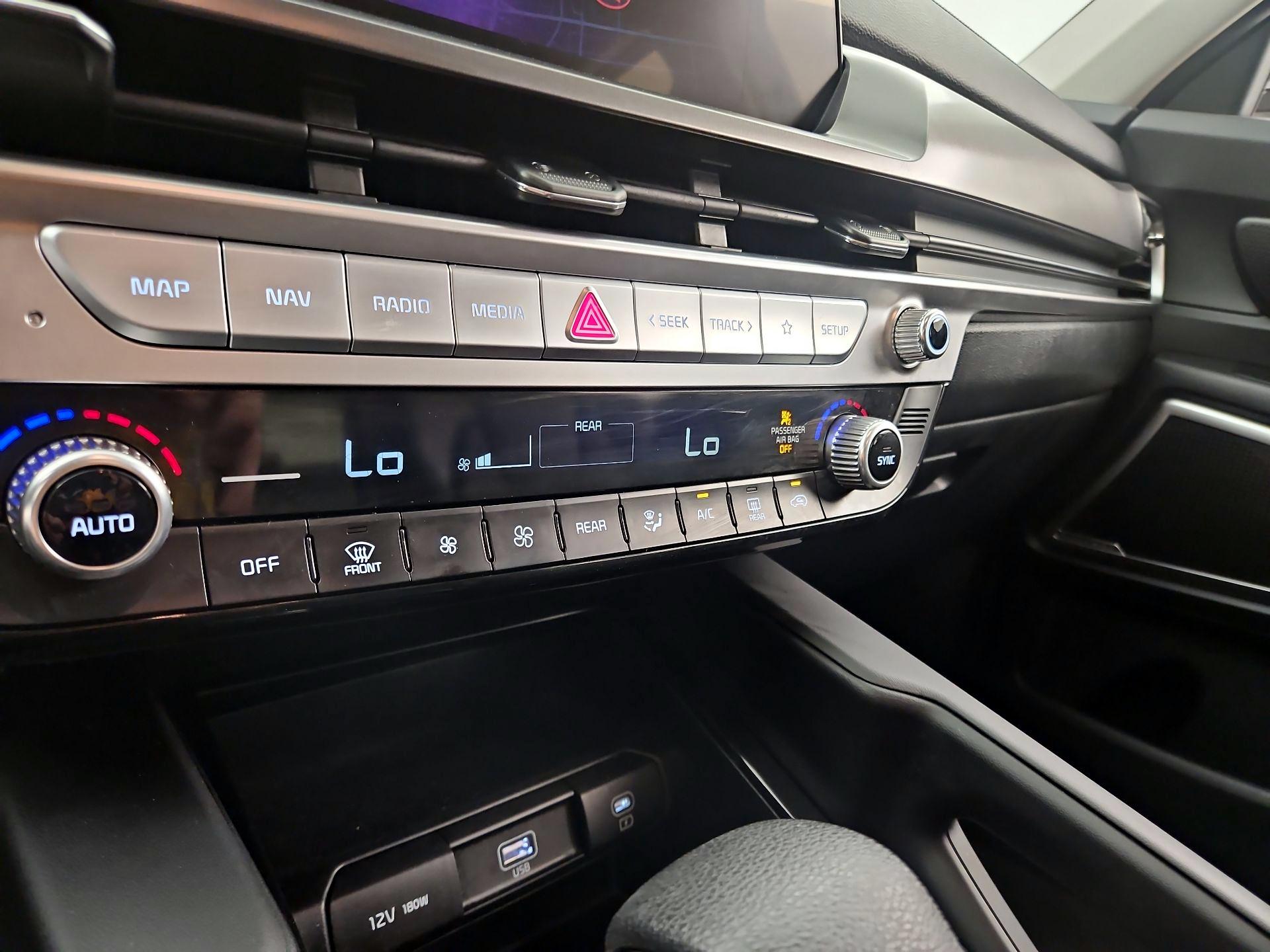 Thumbnail: 2024 Kia Telluride - 16