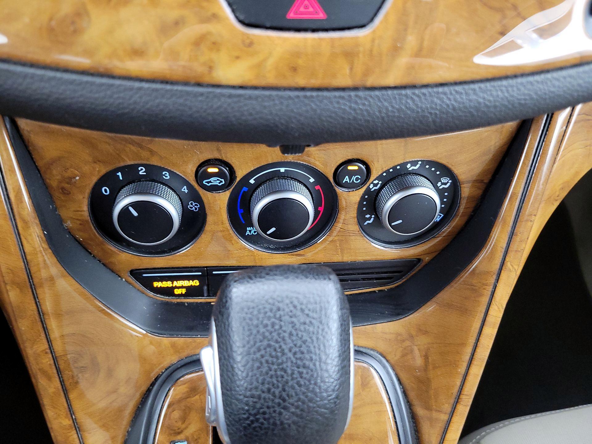 Thumbnail: 2015 Ford Escape - 14