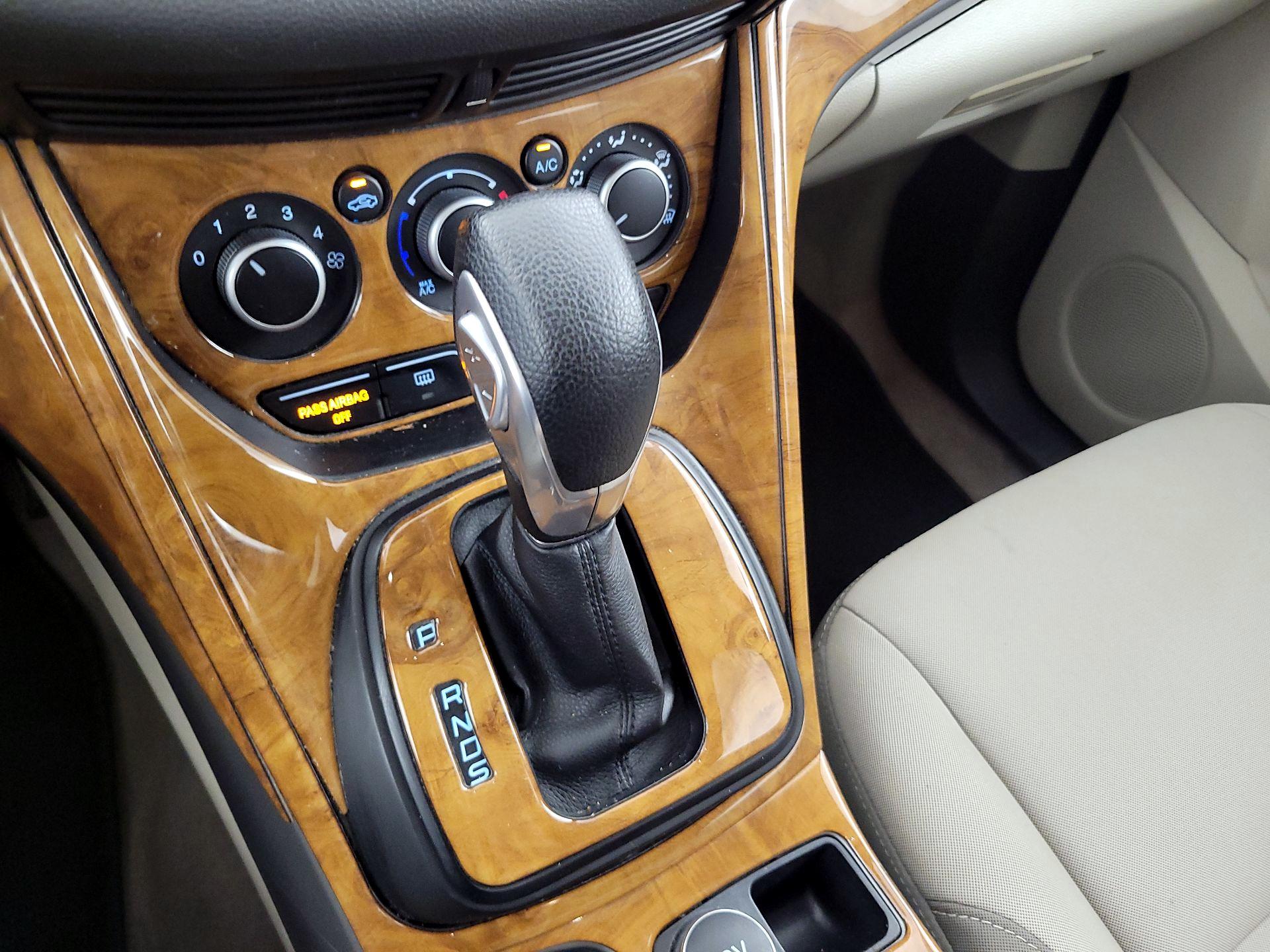 Thumbnail: 2015 Ford Escape - 15
