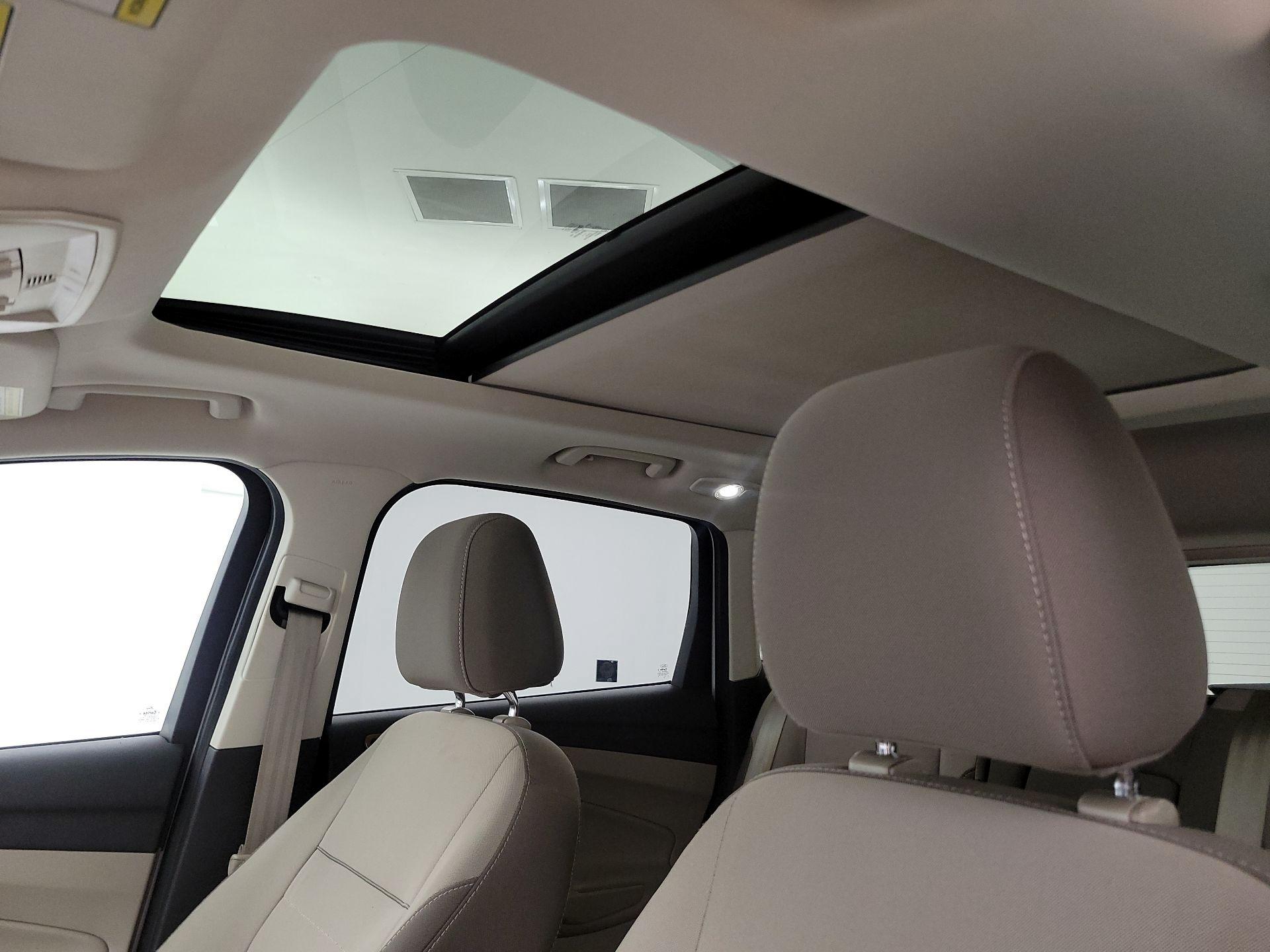 Thumbnail: 2015 Ford Escape - 17