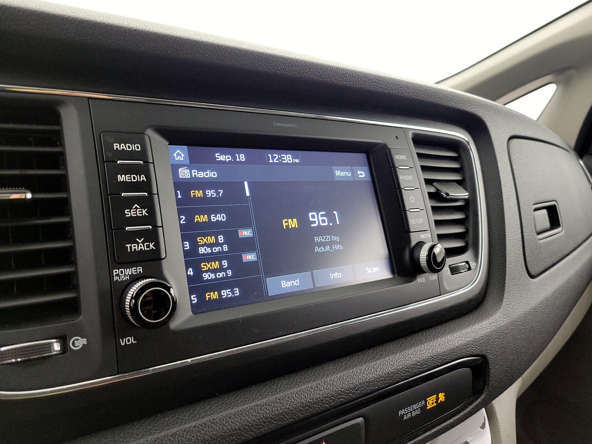 Thumbnail: 2019 Kia Sedona - 15