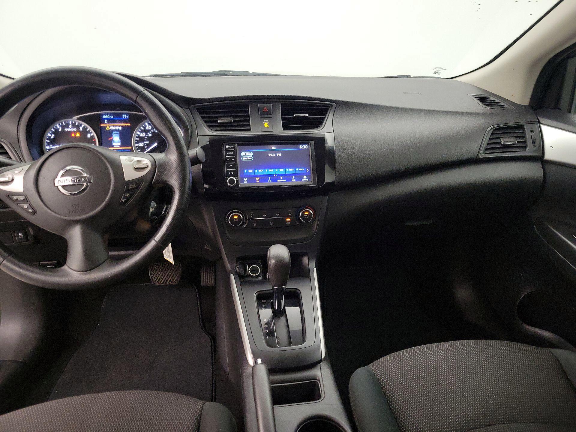 Thumbnail: 2019 Nissan Sentra - 9