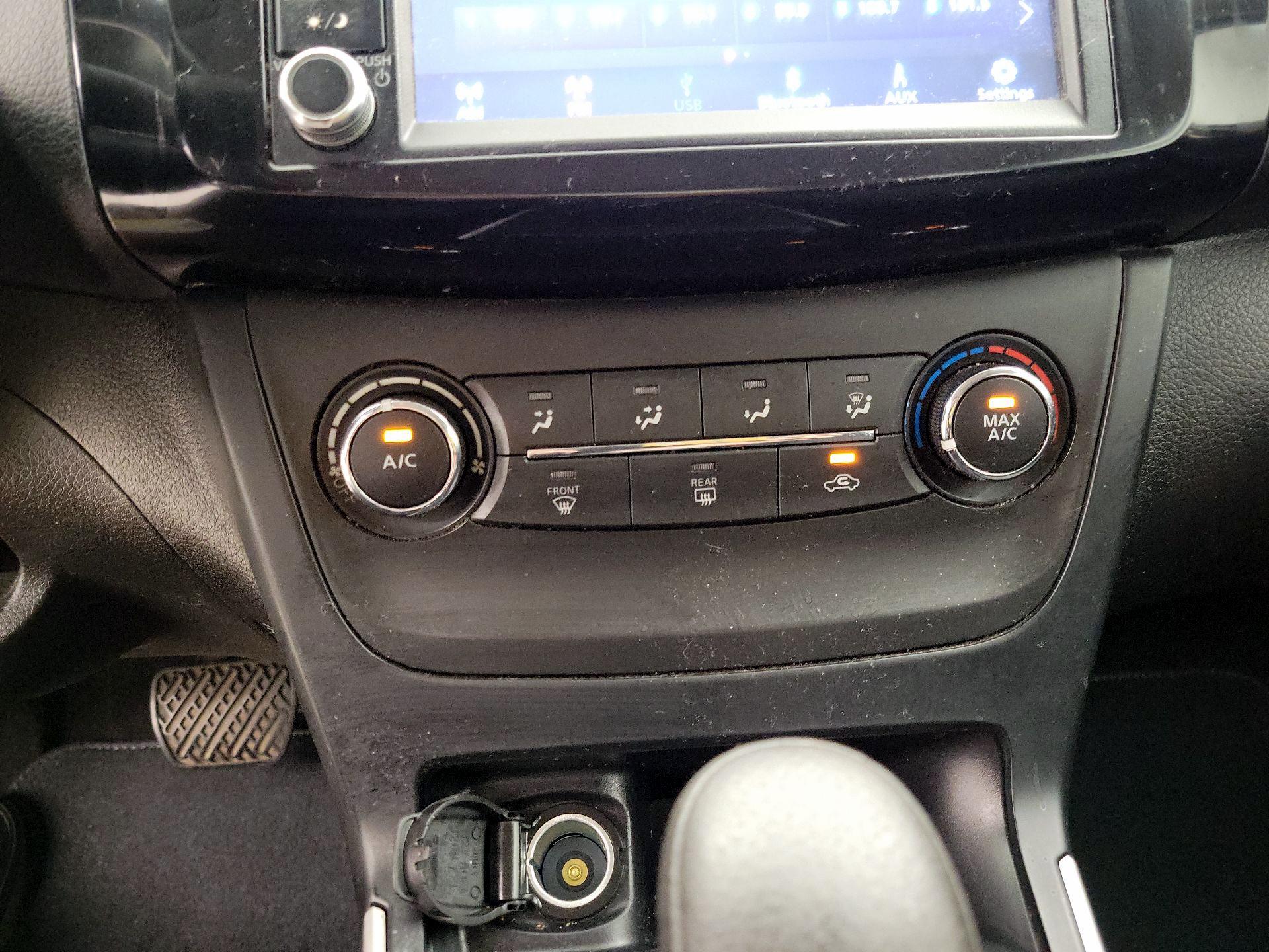 Thumbnail: 2019 Nissan Sentra - 16