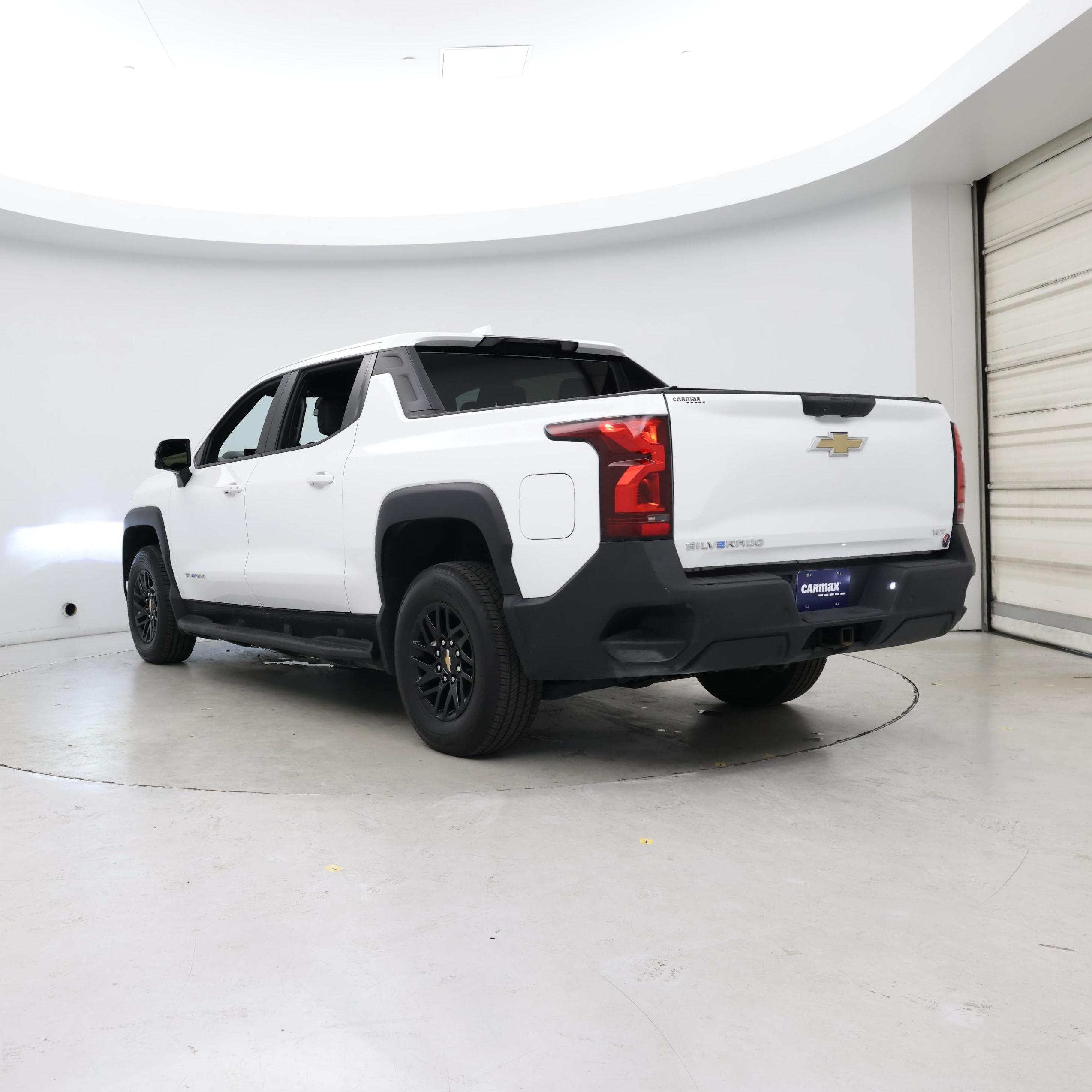 Thumbnail: 2024 Chevrolet Silverado EV - 2