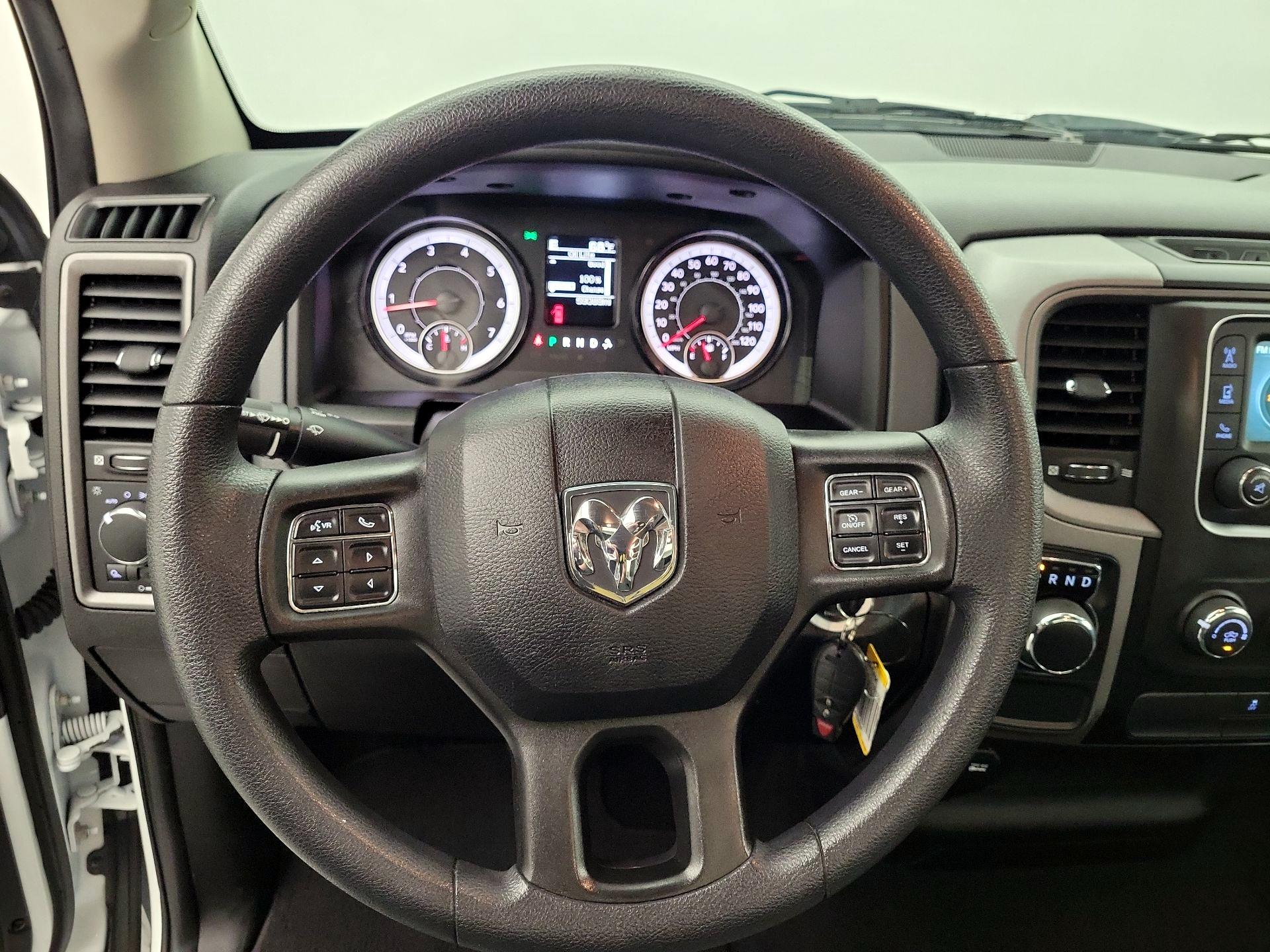 Thumbnail: 2020 RAM 1500 Classic - 10