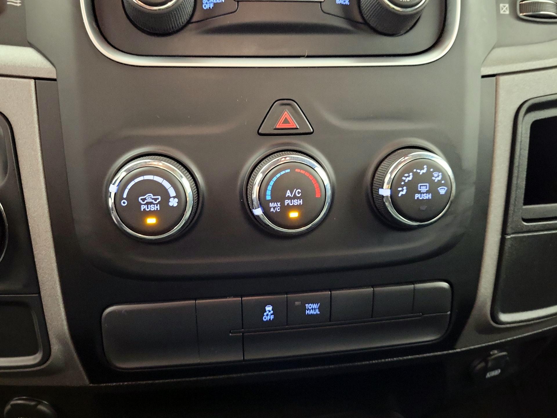 Thumbnail: 2020 RAM 1500 Classic - 16