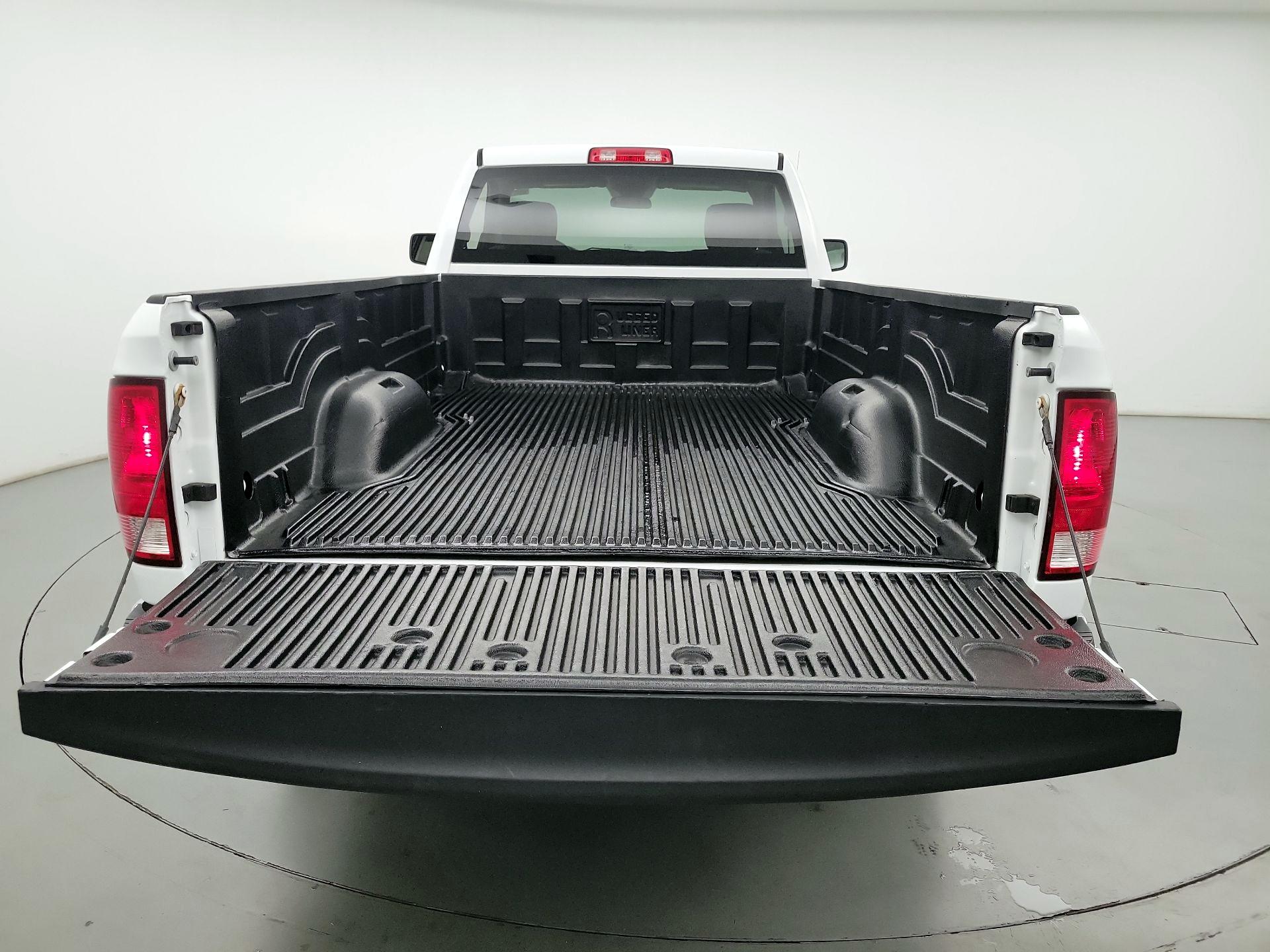 Thumbnail: 2020 RAM 1500 Classic - 19