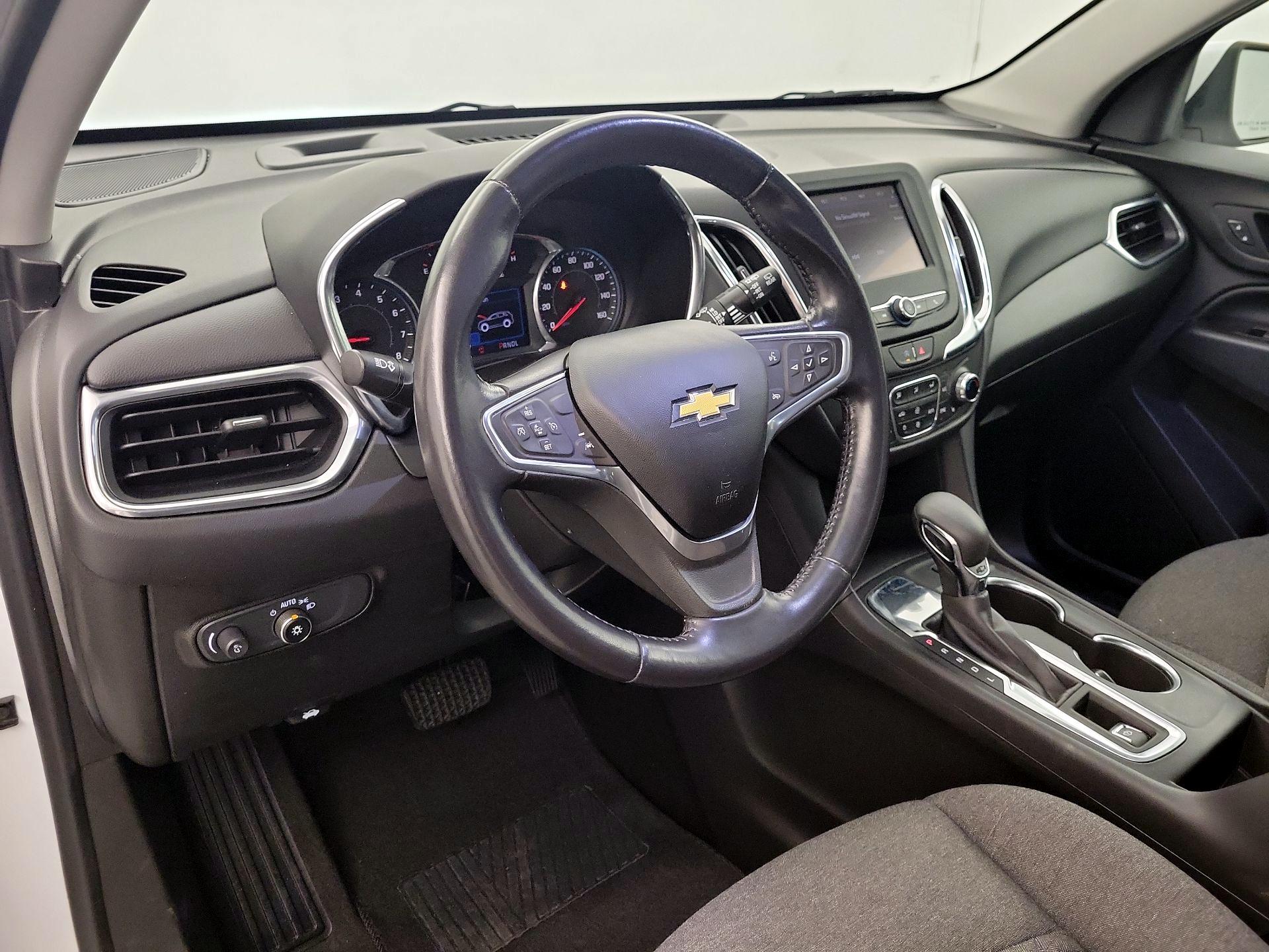 Thumbnail: 2022 Chevrolet Equinox - 9