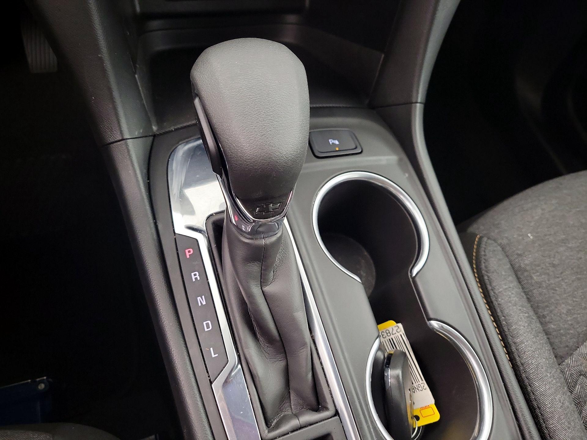 Thumbnail: 2022 Chevrolet Equinox - 16