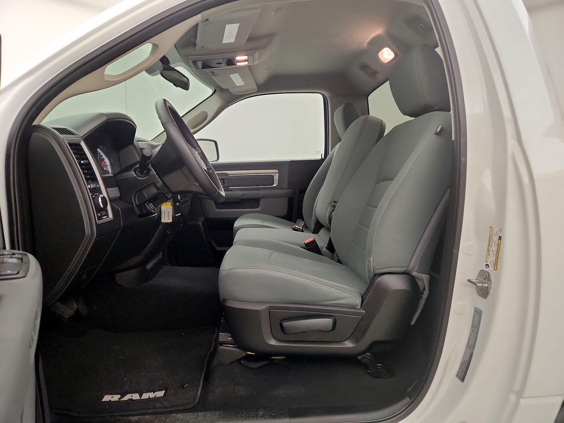 Thumbnail: 2020 RAM 1500 Classic - 11