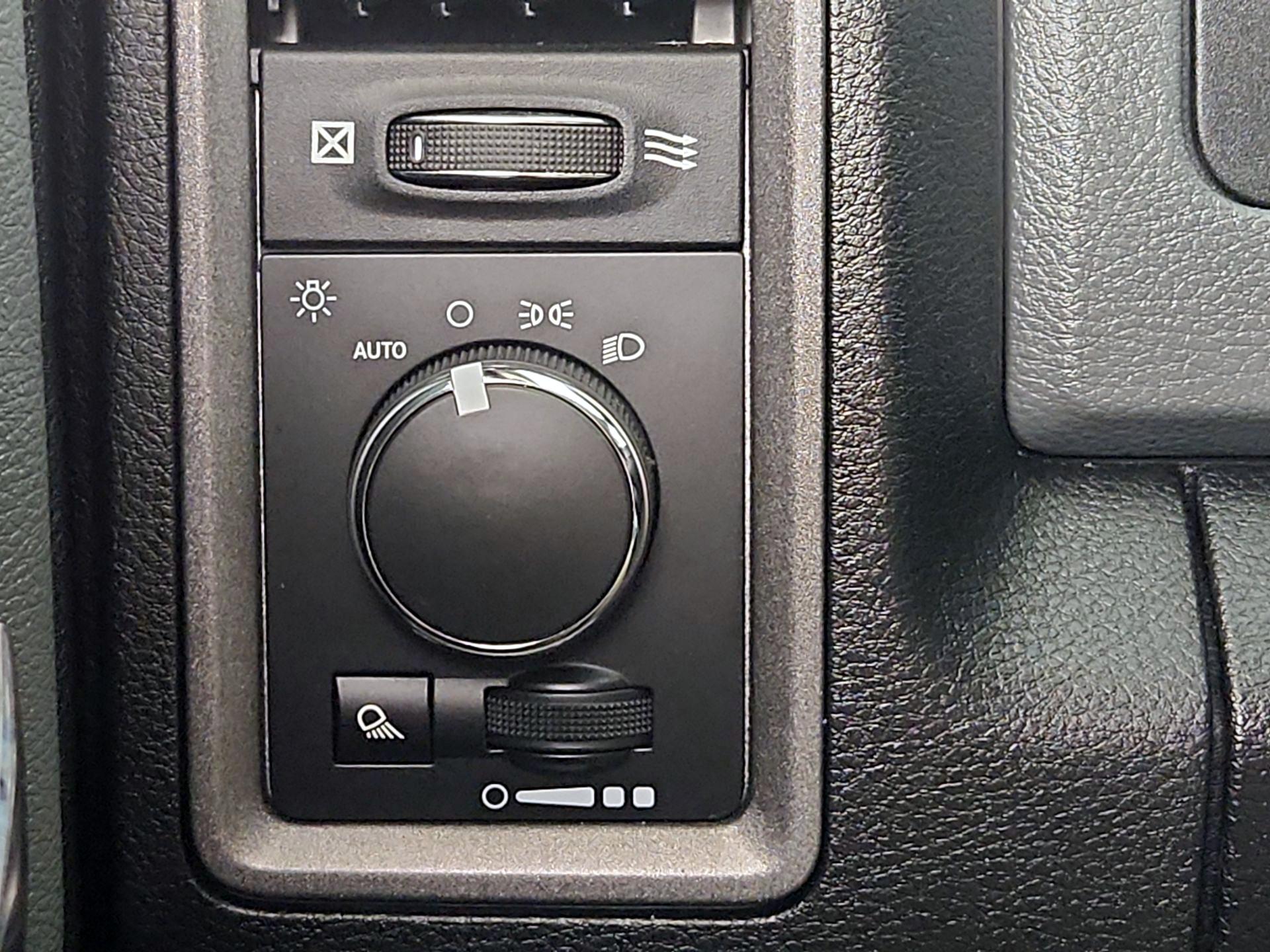 Thumbnail: 2020 RAM 1500 Classic - 13
