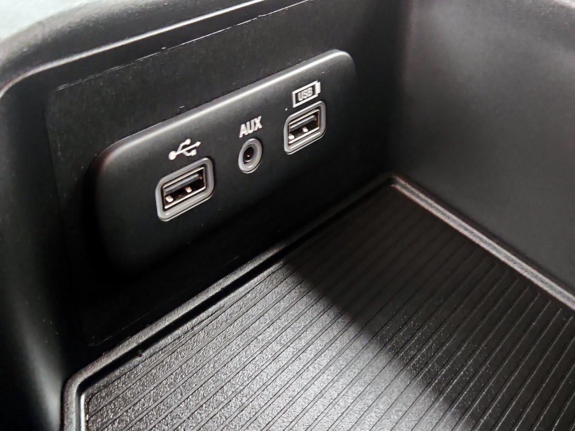 Thumbnail: 2020 RAM 1500 Classic - 18