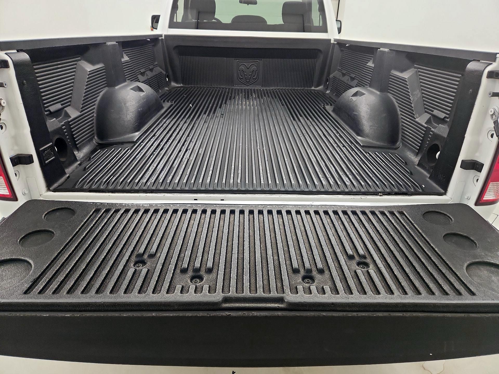 Thumbnail: 2020 RAM 1500 Classic - 19