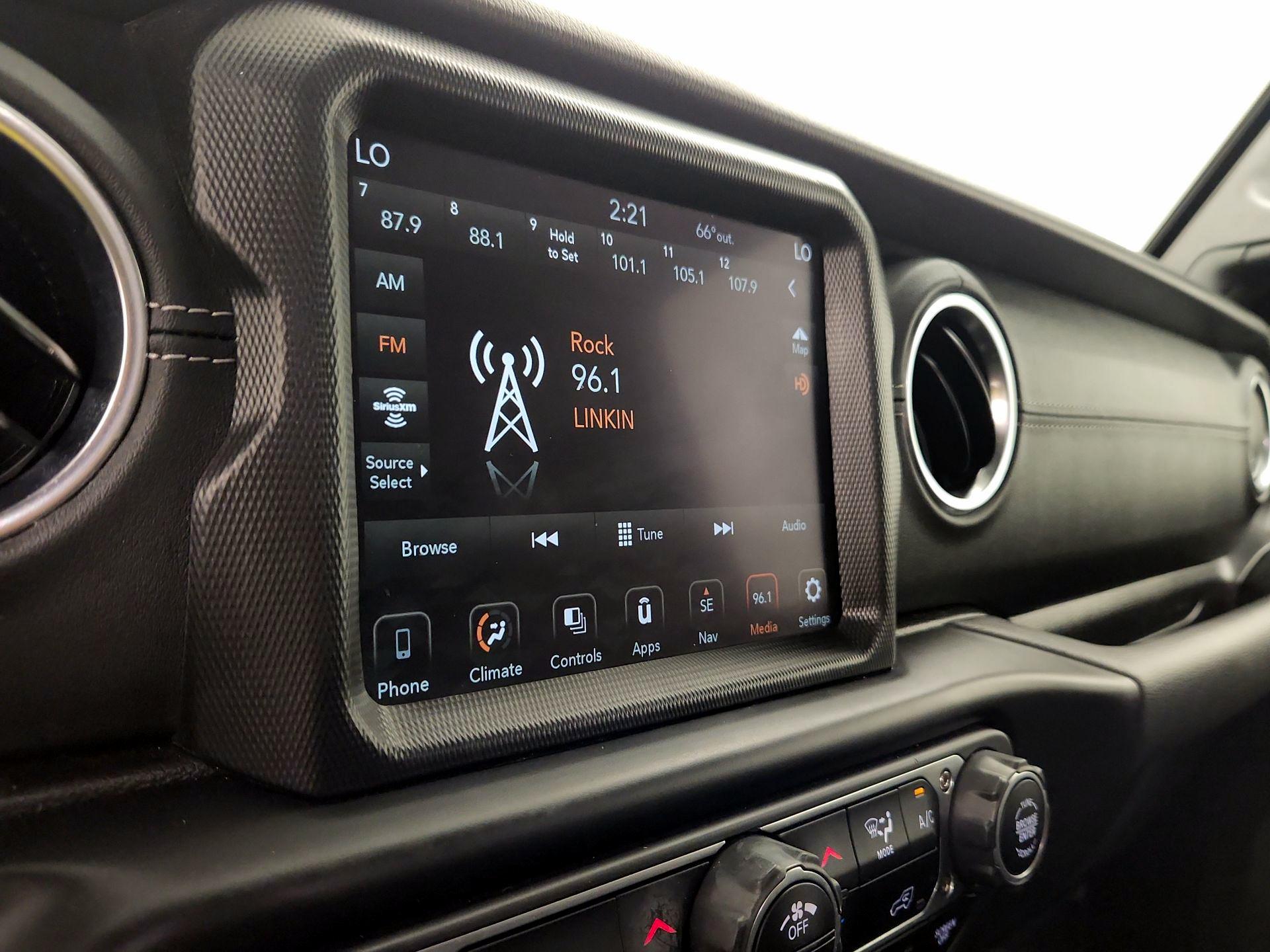 Thumbnail: 2022 Jeep Wrangler - 16