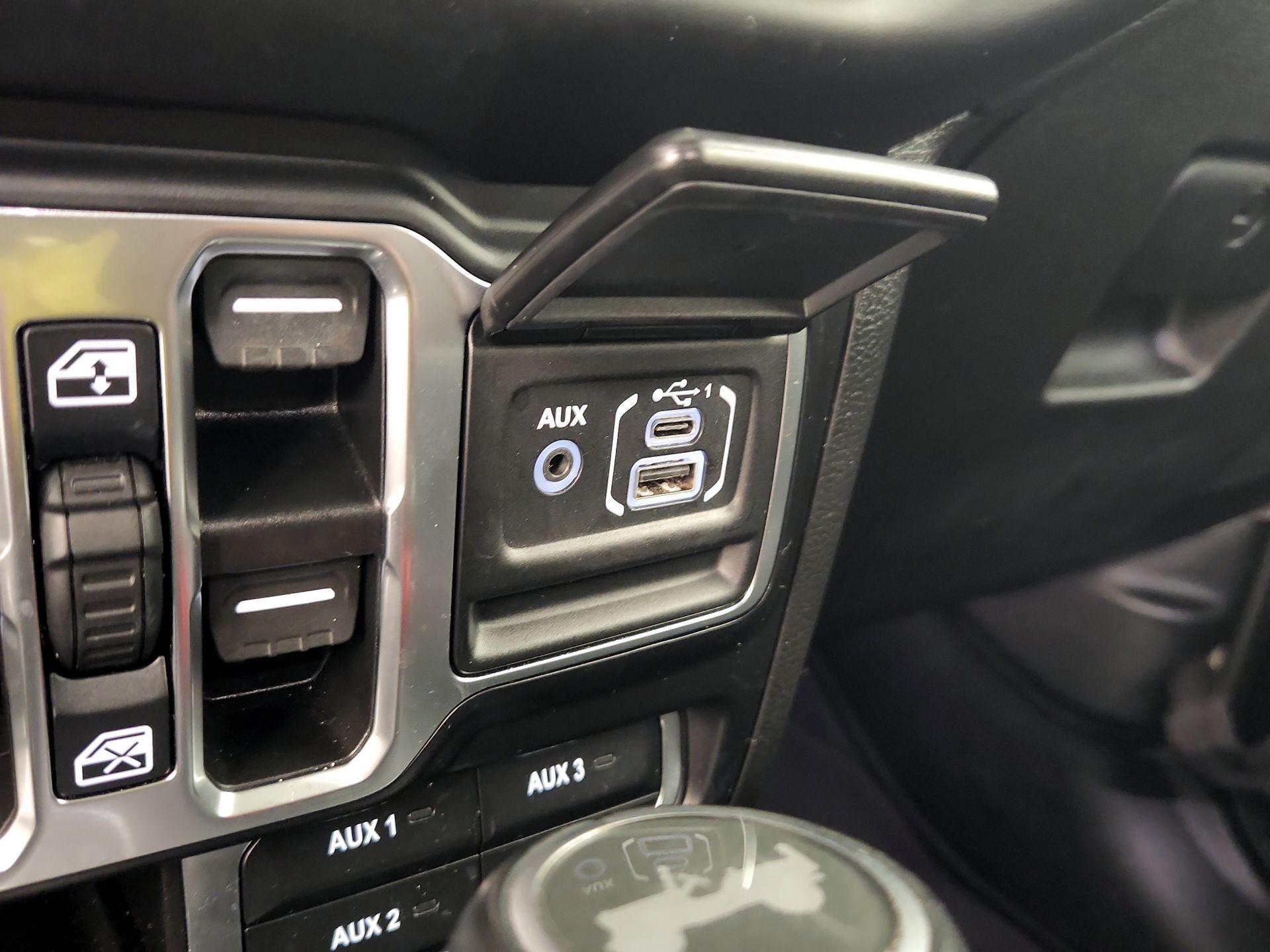 Thumbnail: 2022 Jeep Wrangler - 19