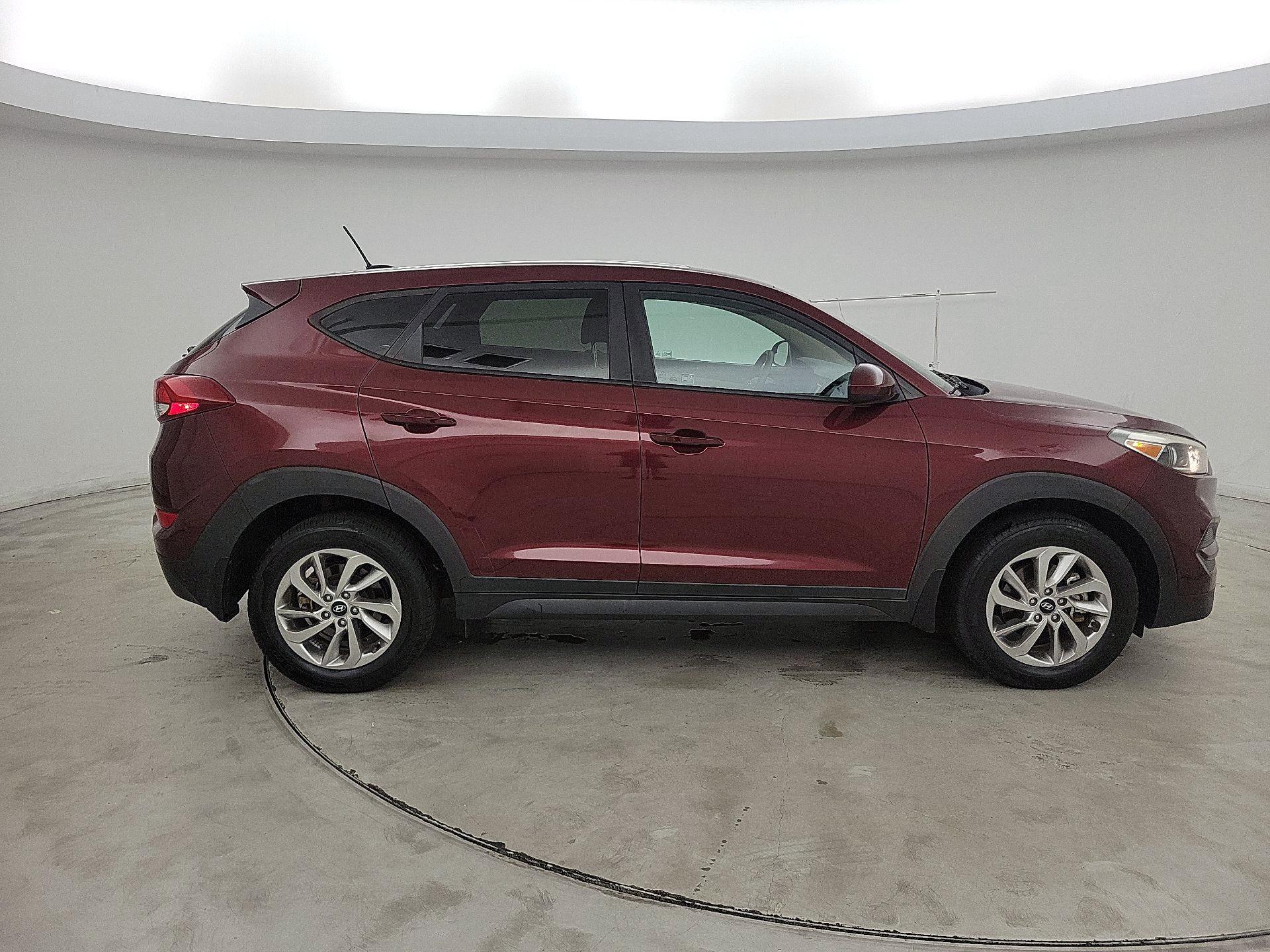 Thumbnail: 2017 Hyundai Tucson - 4