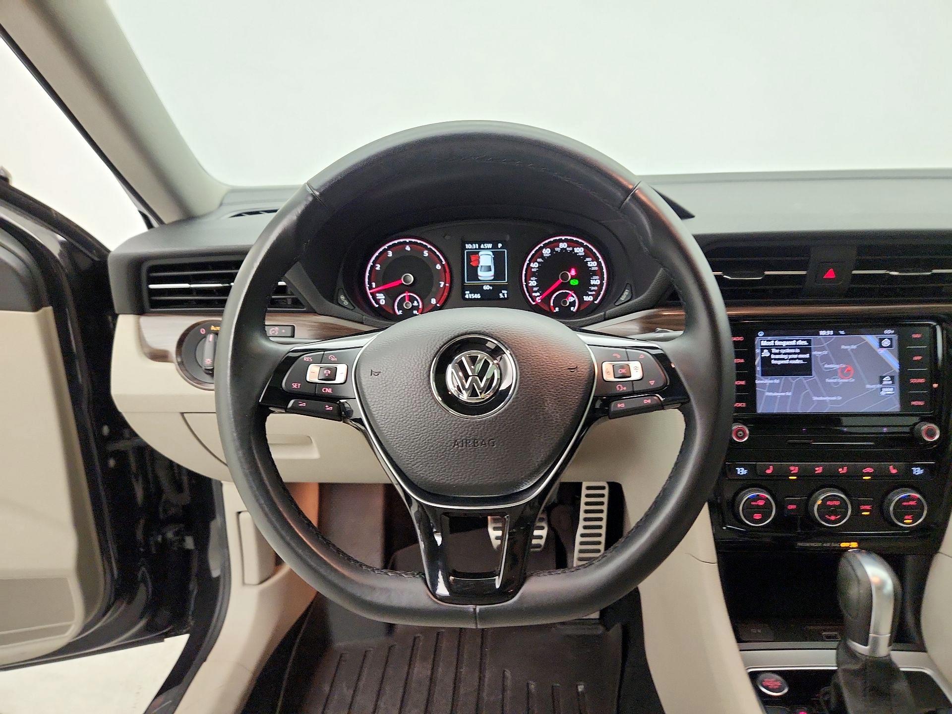 Thumbnail: 2020 Volkswagen Passat - 10