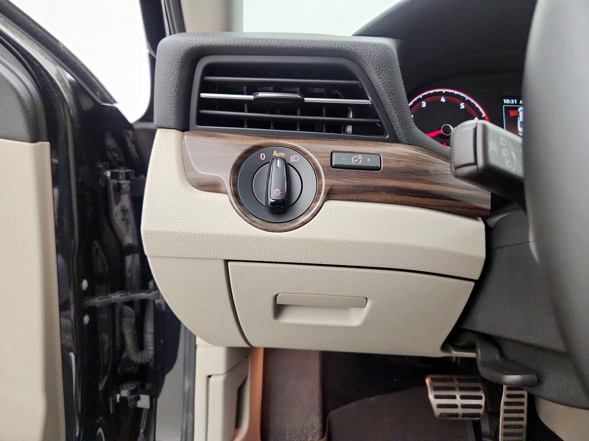Thumbnail: 2020 Volkswagen Passat - 13