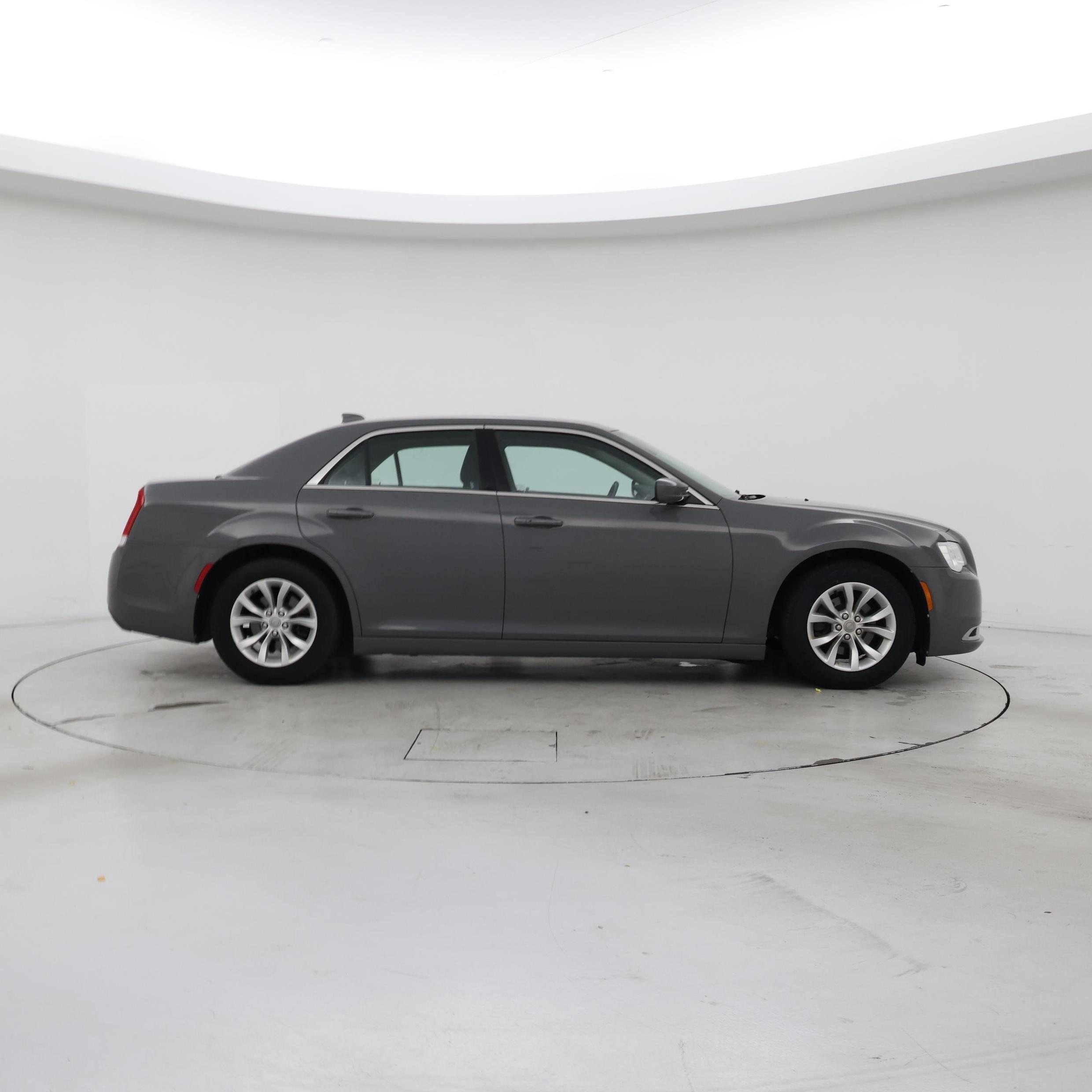 Thumbnail: 2018 Chrysler 300 - 7