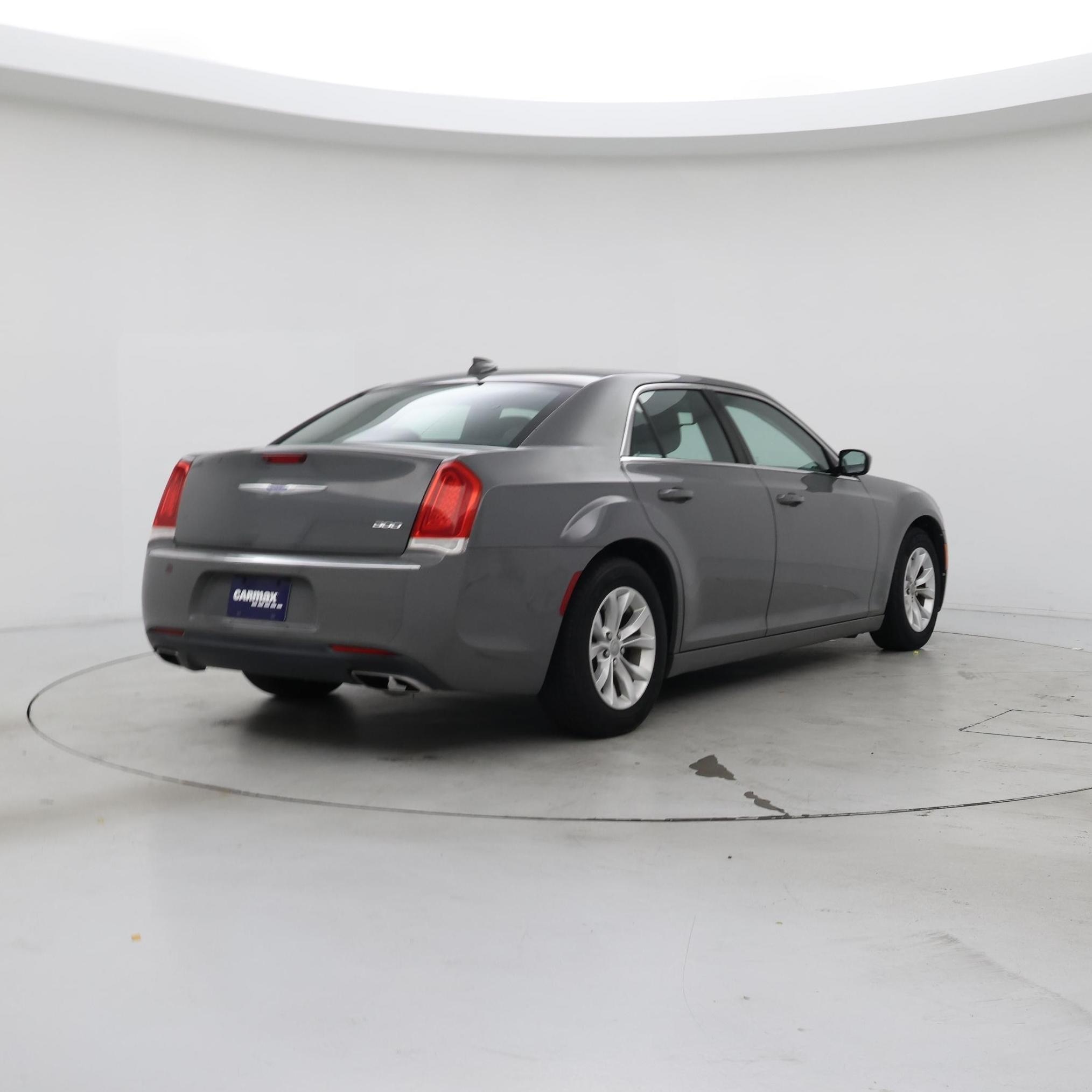Thumbnail: 2018 Chrysler 300 - 8
