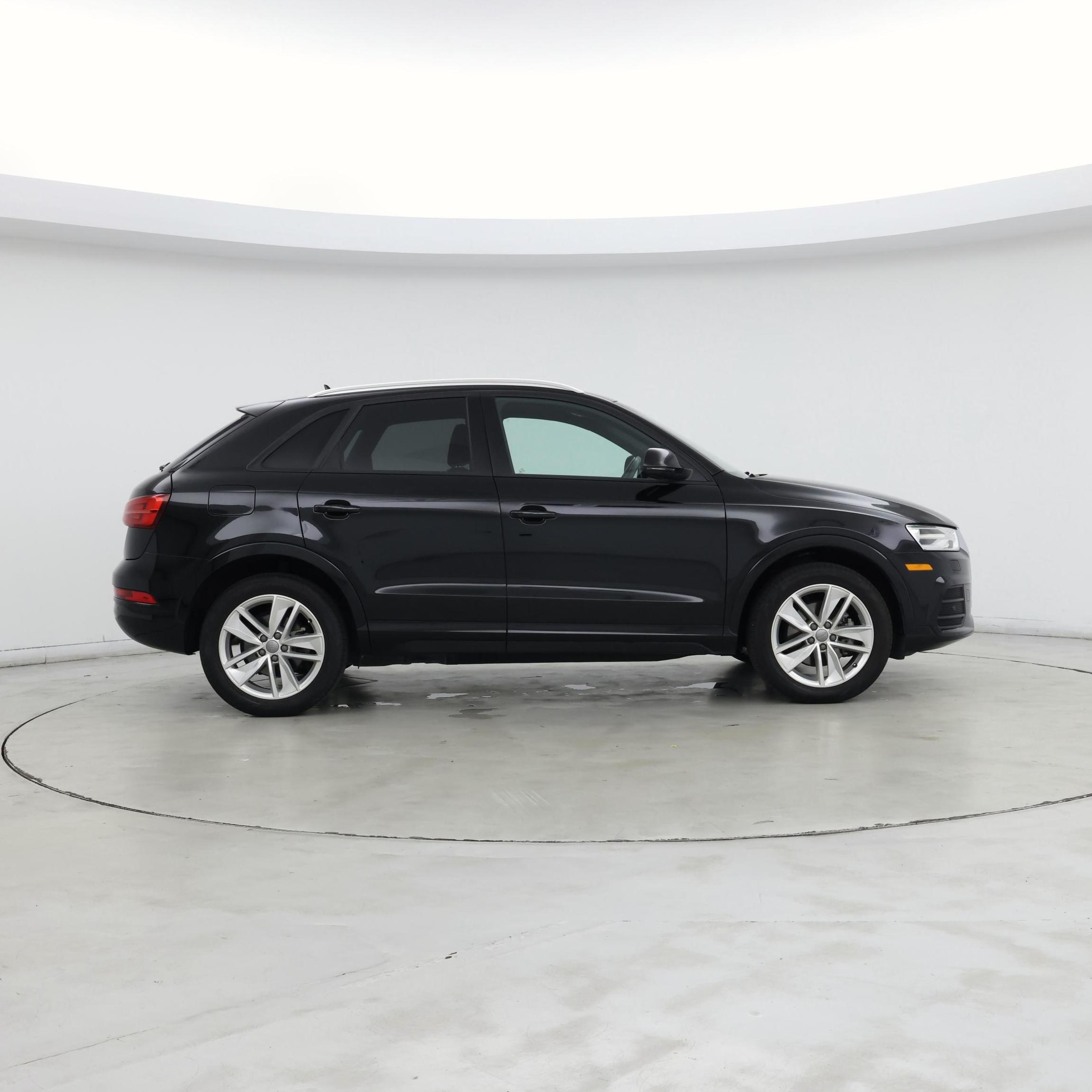 Thumbnail: 2017 Audi Q3 - 7