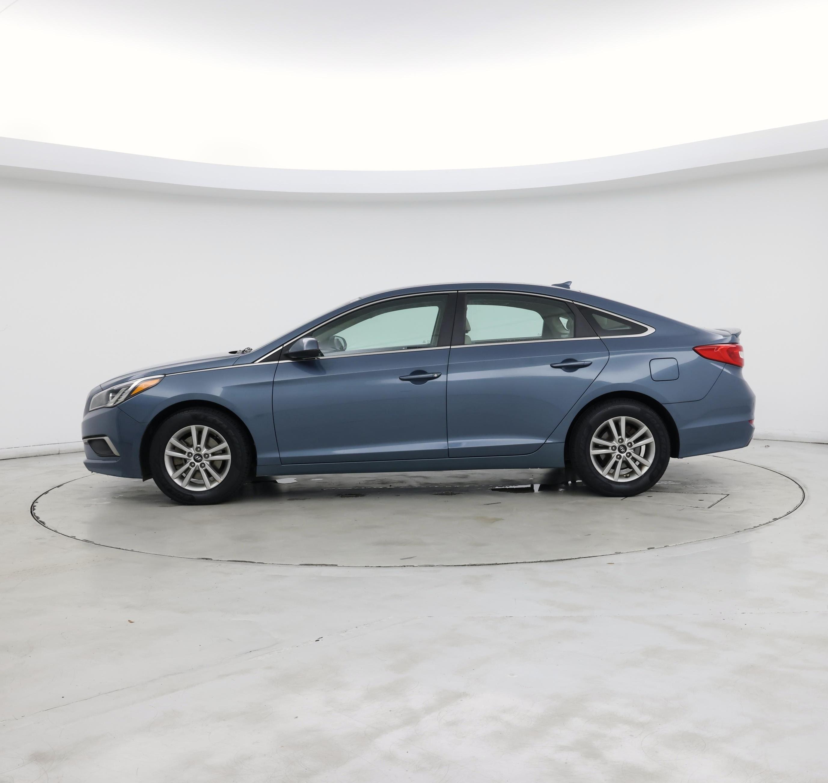 Thumbnail: 2017 Hyundai Sonata - 3