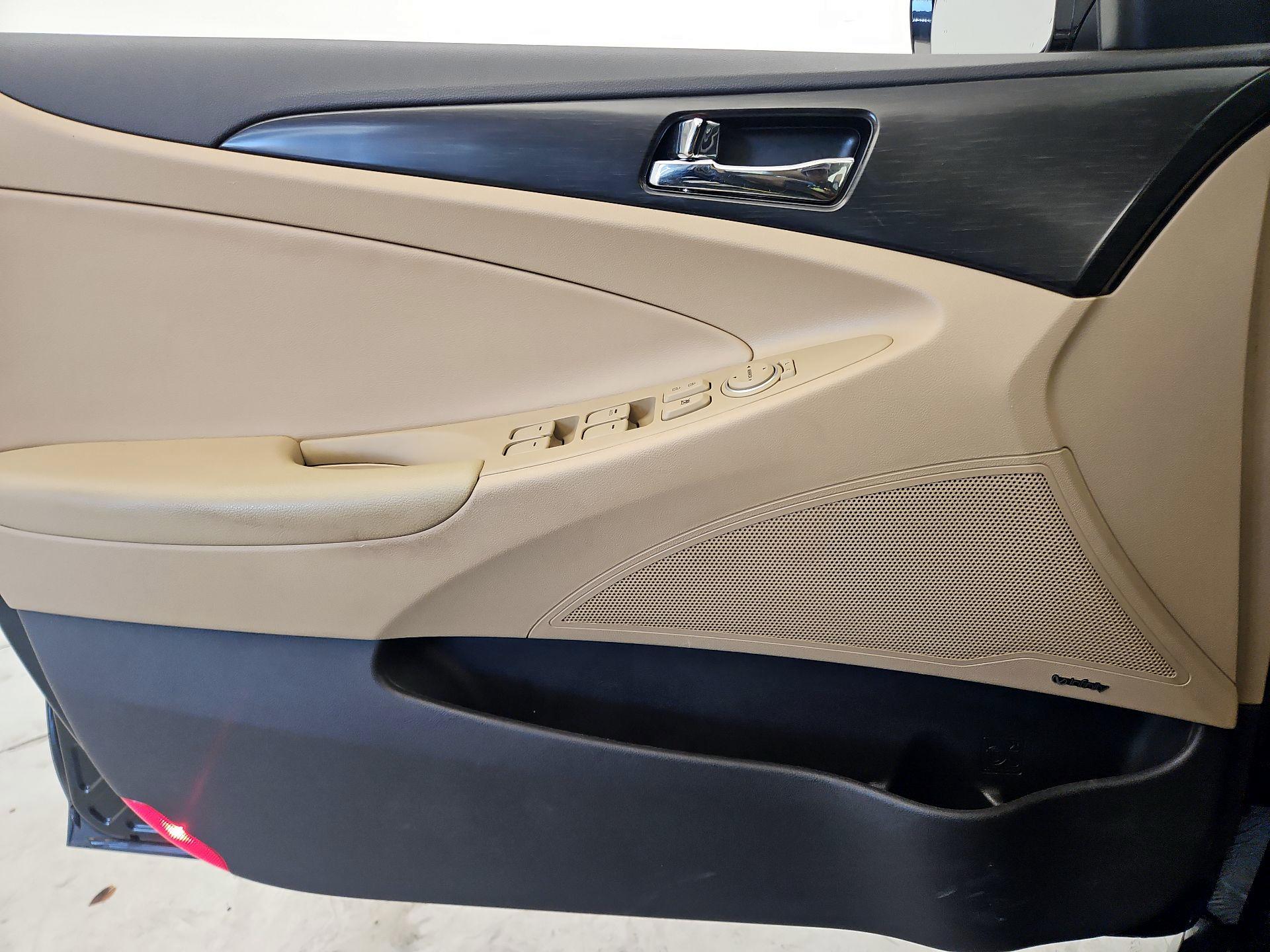 Thumbnail: 2014 Hyundai Sonata - 12