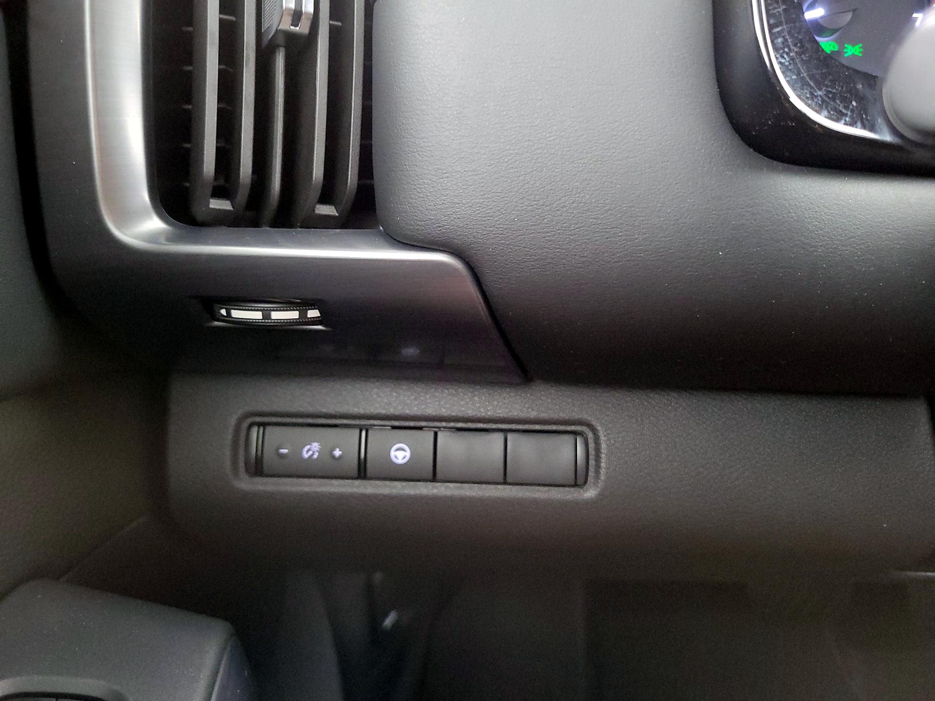 Thumbnail: 2023 Nissan Pathfinder - 11