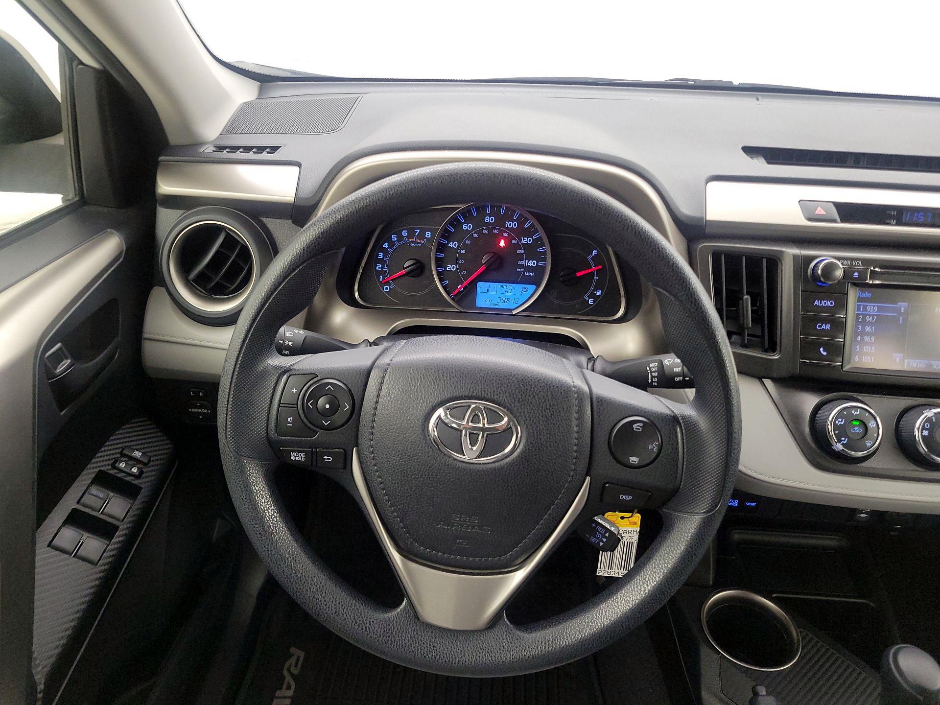 Thumbnail: 2015 Toyota RAV4 - 10