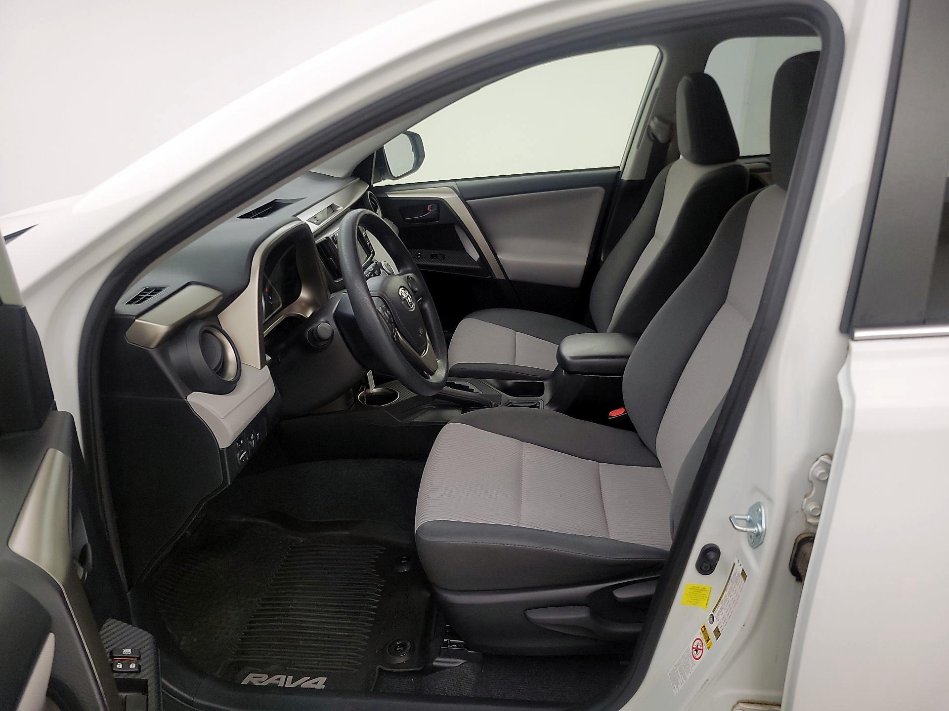 Thumbnail: 2015 Toyota RAV4 - 11