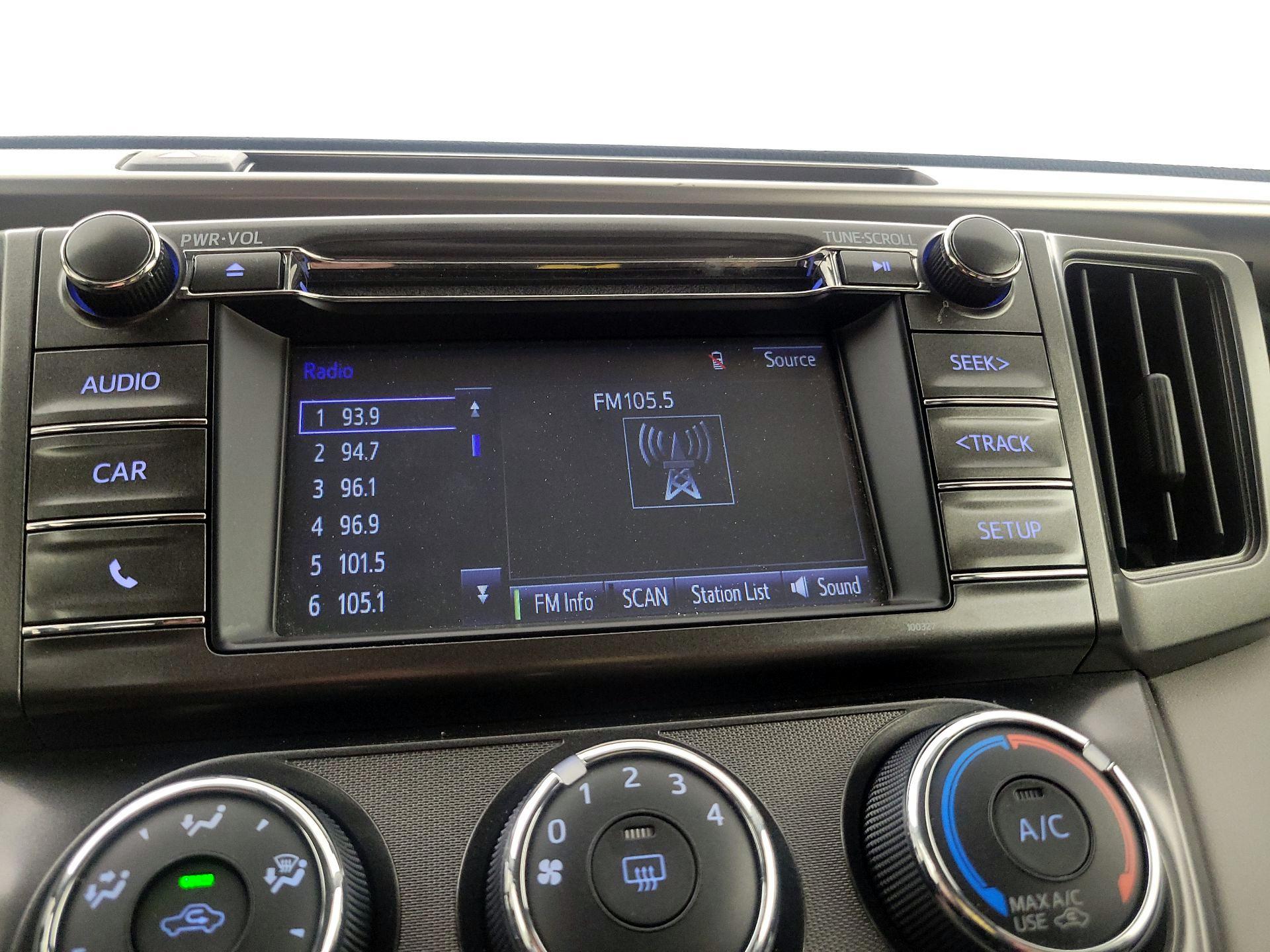 Thumbnail: 2015 Toyota RAV4 - 15