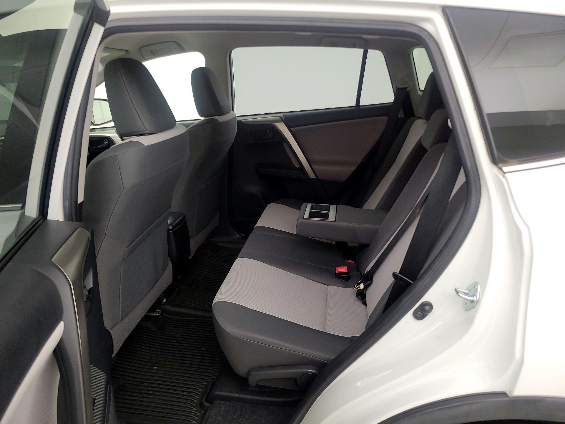 Thumbnail: 2015 Toyota RAV4 - 19