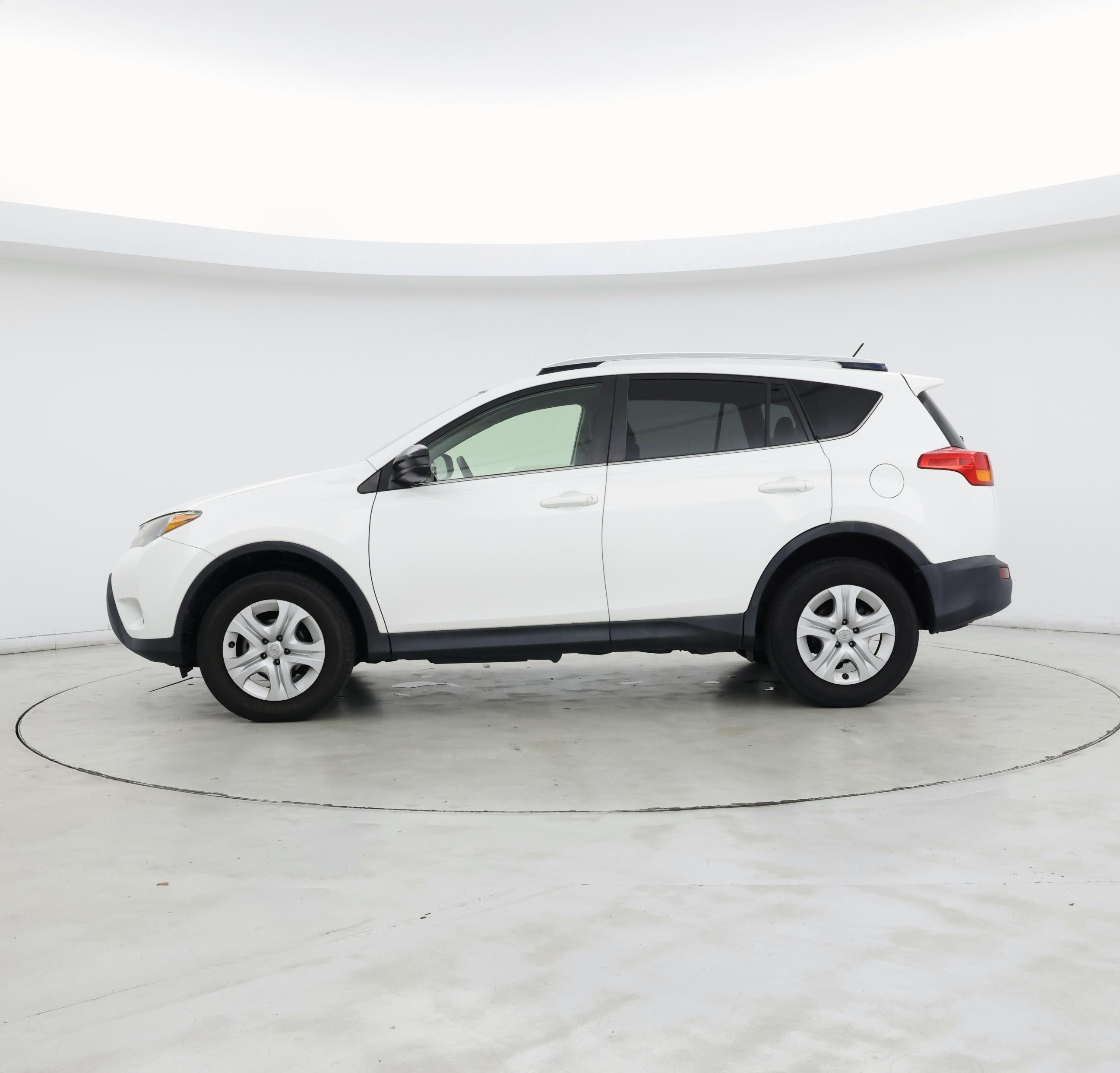 Thumbnail: 2015 Toyota RAV4 - 3