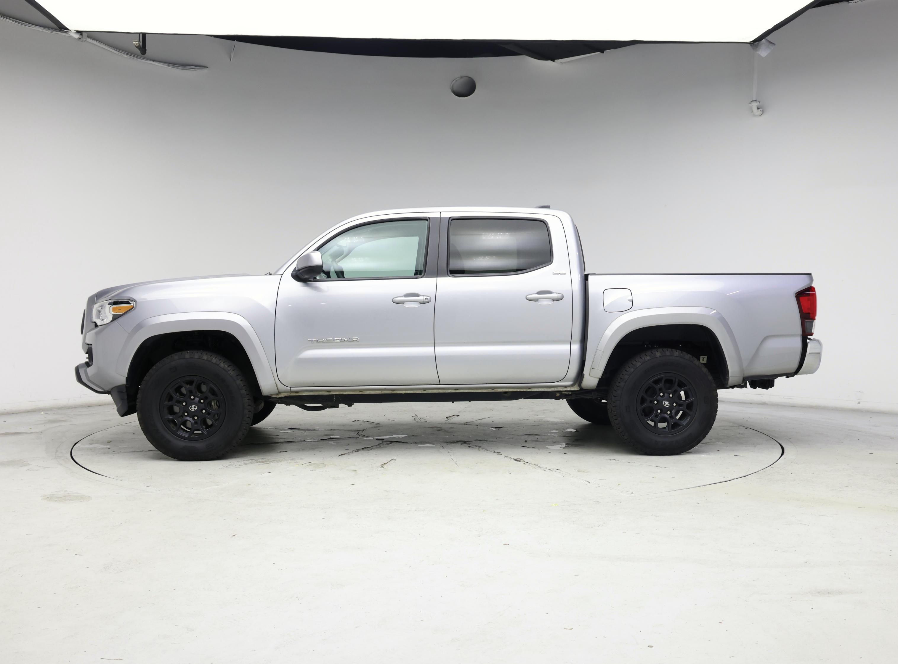 Thumbnail: 2021 Toyota Tacoma - 3