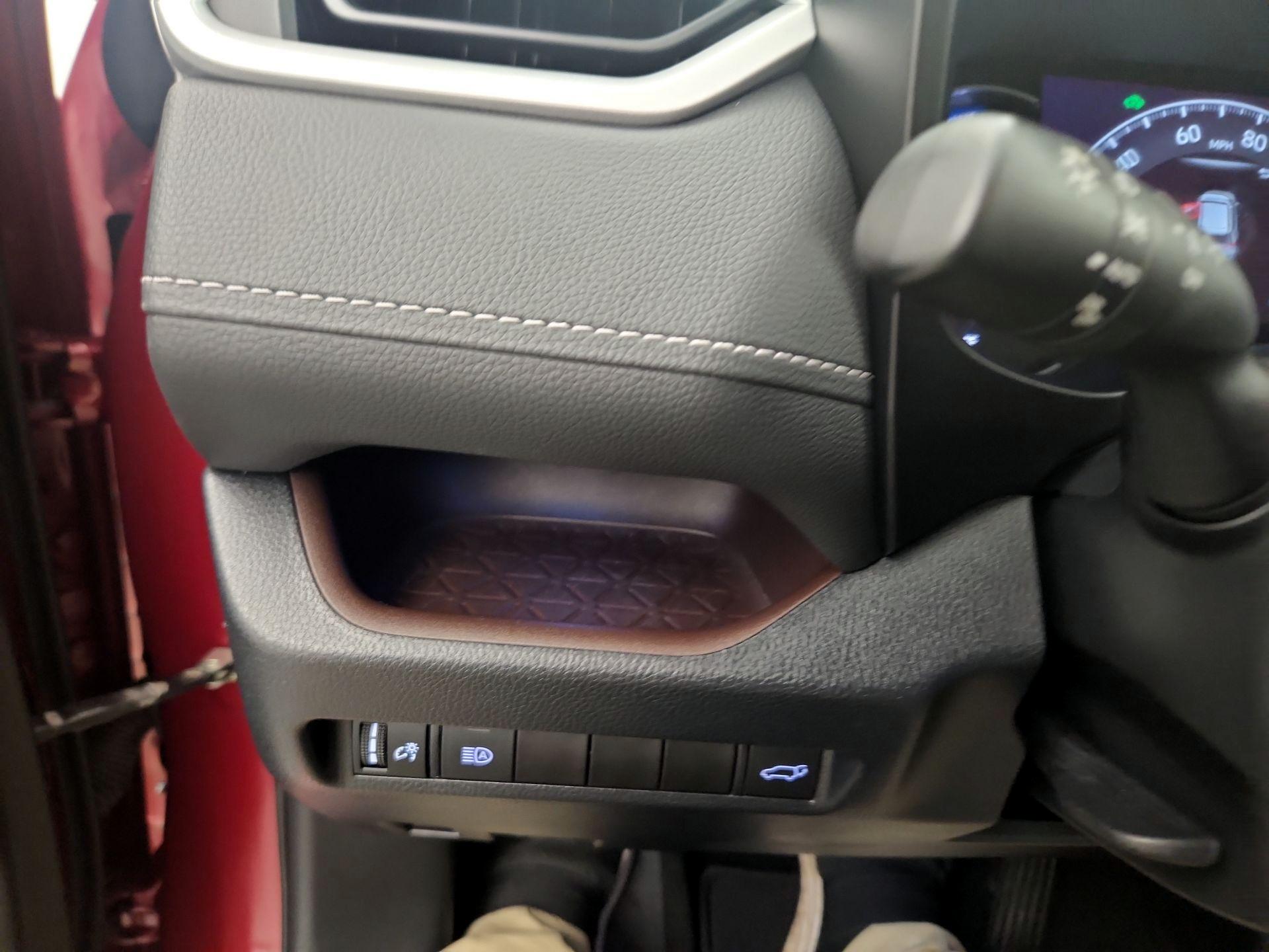 Thumbnail: 2020 Toyota RAV4 - 13