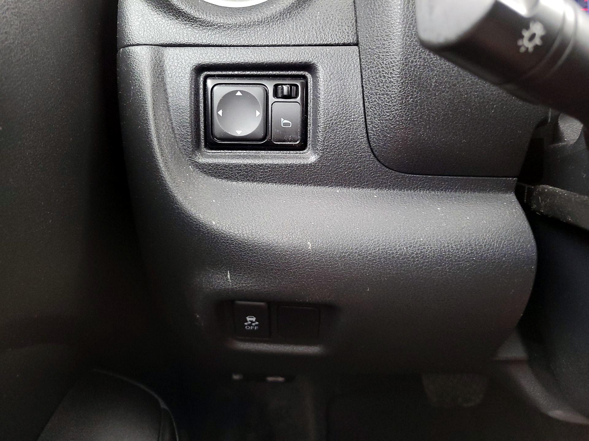 Thumbnail: 2018 Nissan Versa - 13