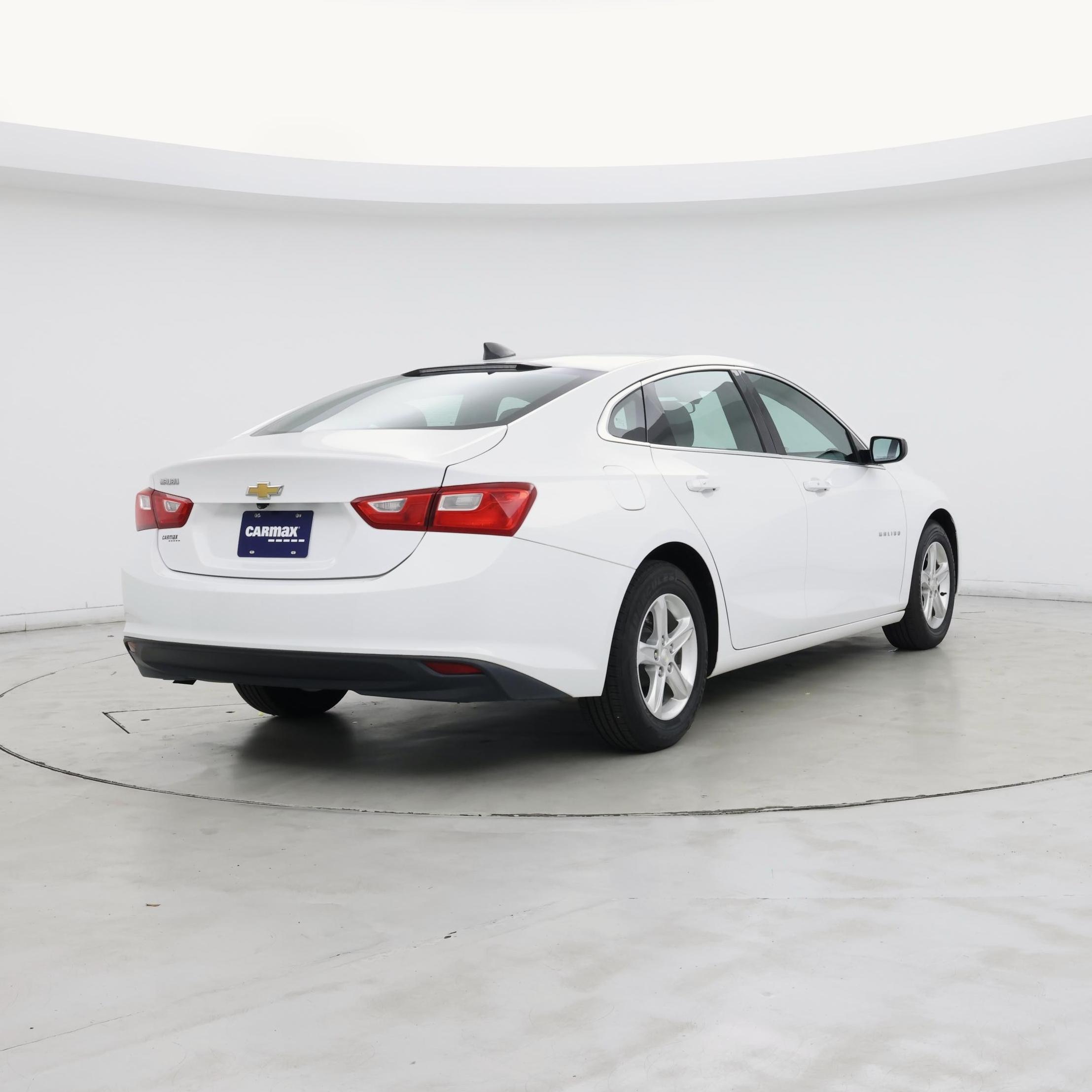 Thumbnail: 2018 Chevrolet Malibu - 8