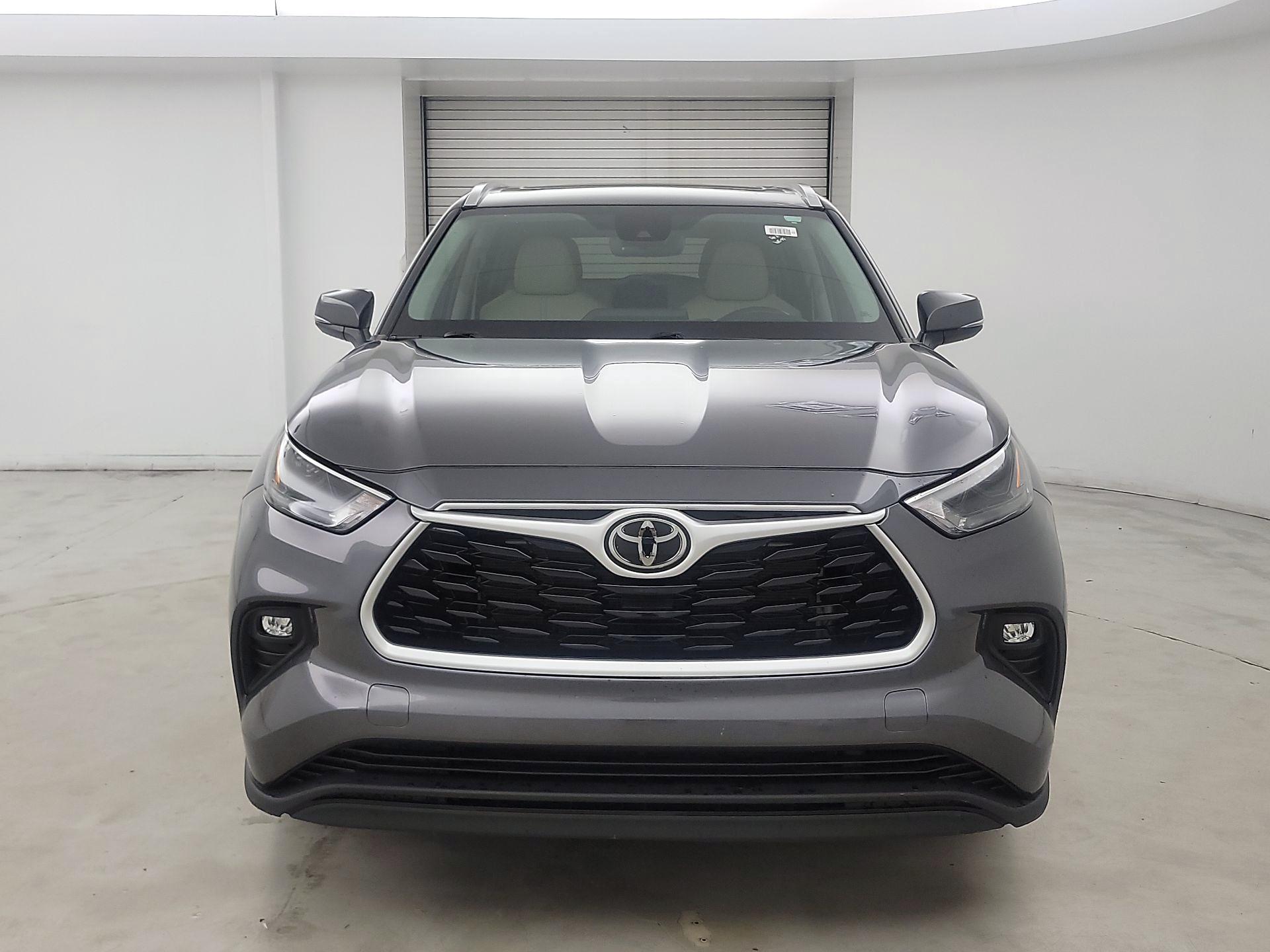 Thumbnail: 2023 Toyota Highlander - 2