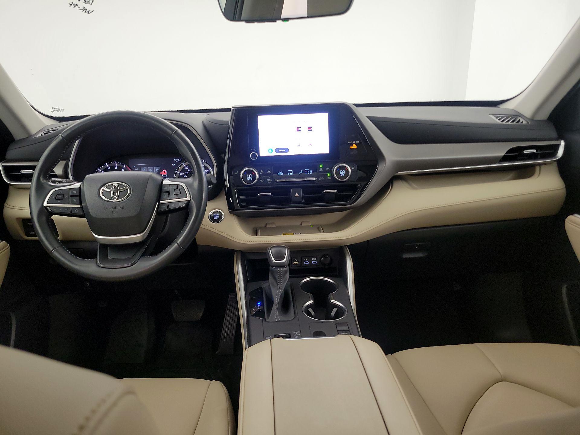 Thumbnail: 2023 Toyota Highlander - 8