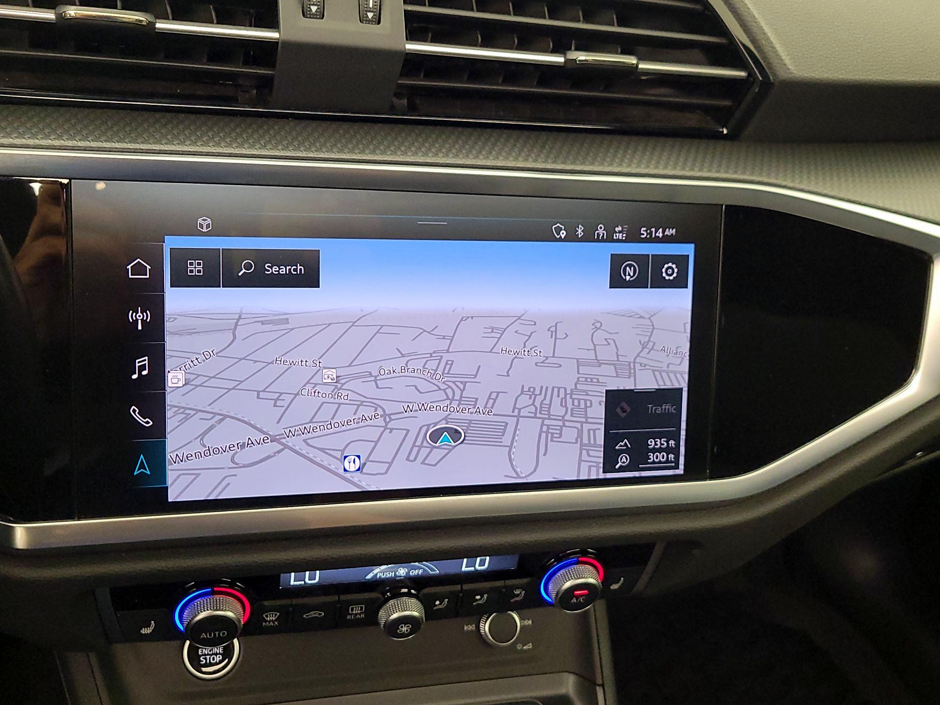 Thumbnail: 2023 Audi Q3 - 12