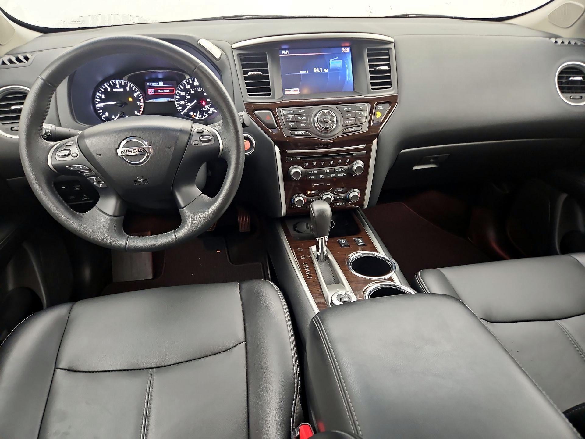 Thumbnail: 2016 Nissan Pathfinder - 9