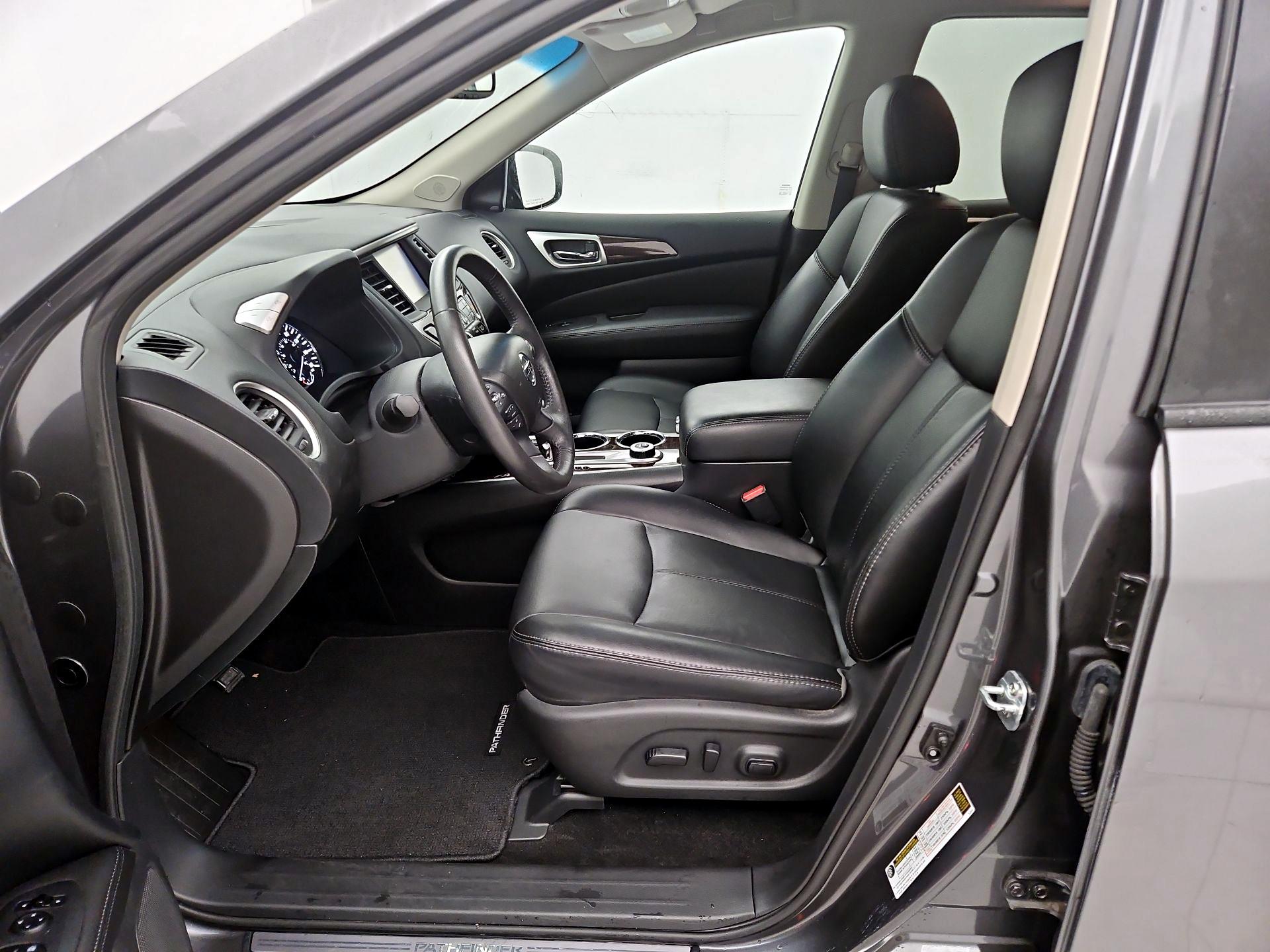 Thumbnail: 2016 Nissan Pathfinder - 11