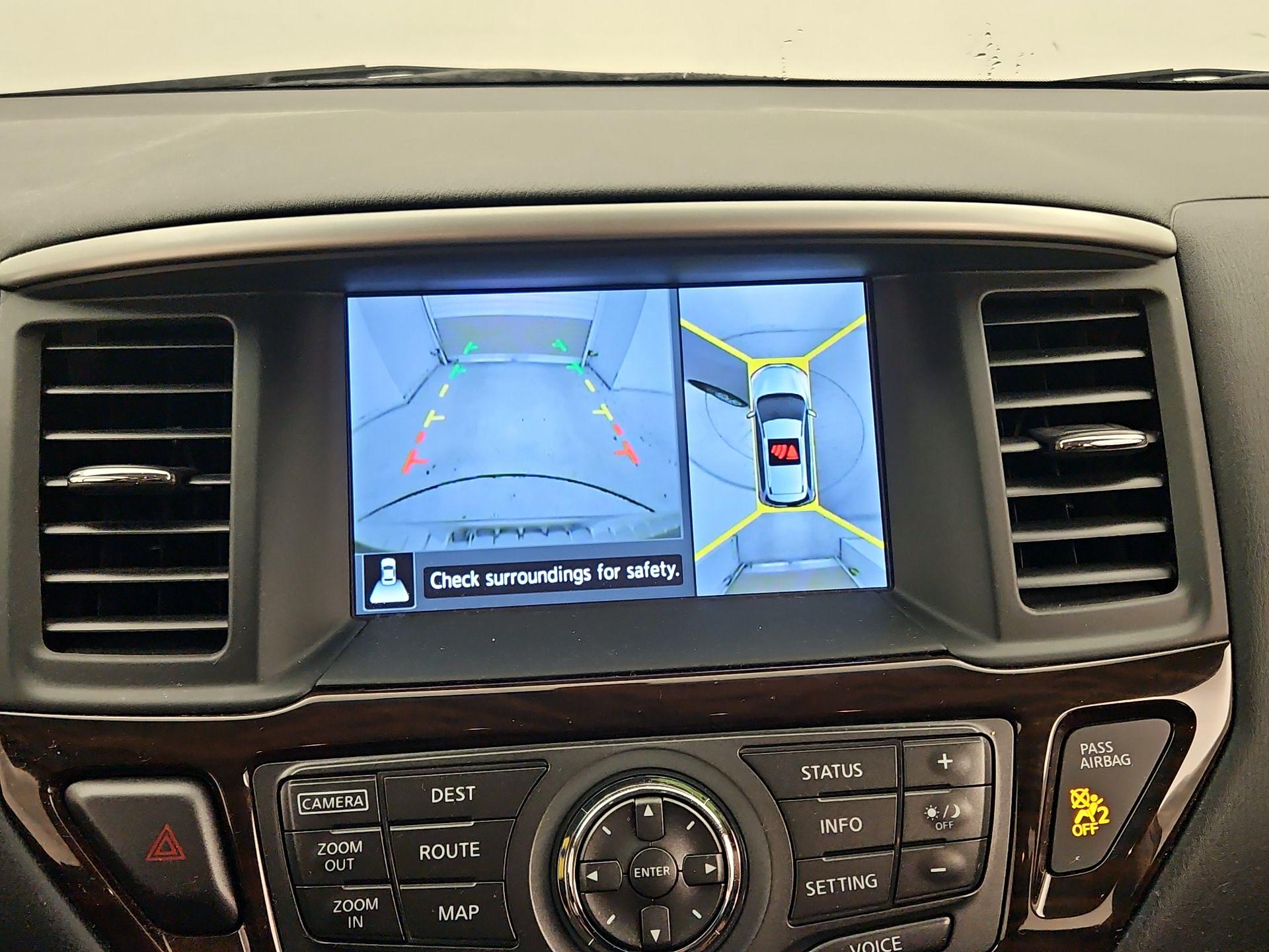 Thumbnail: 2016 Nissan Pathfinder - 14