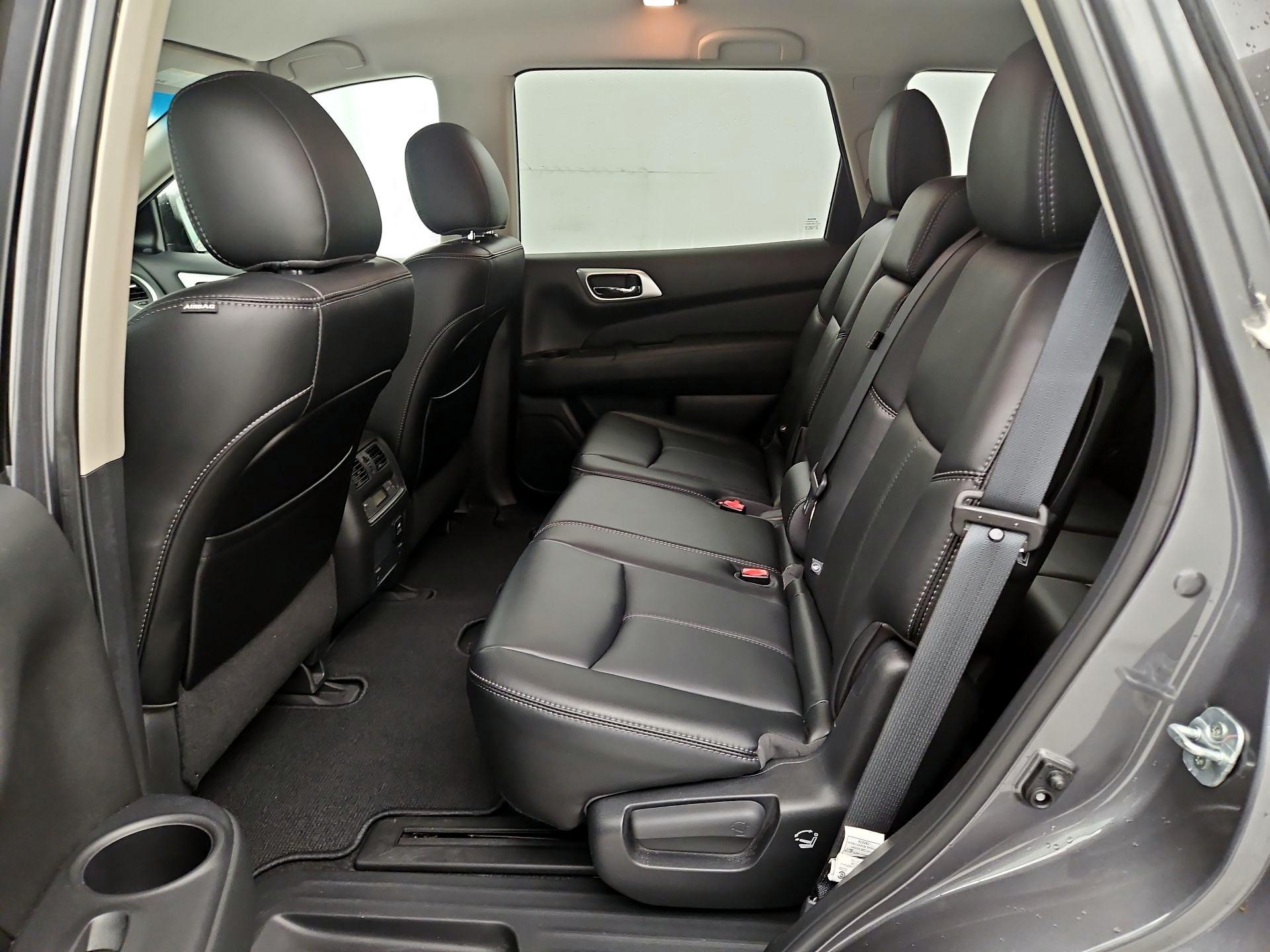 Thumbnail: 2016 Nissan Pathfinder - 19